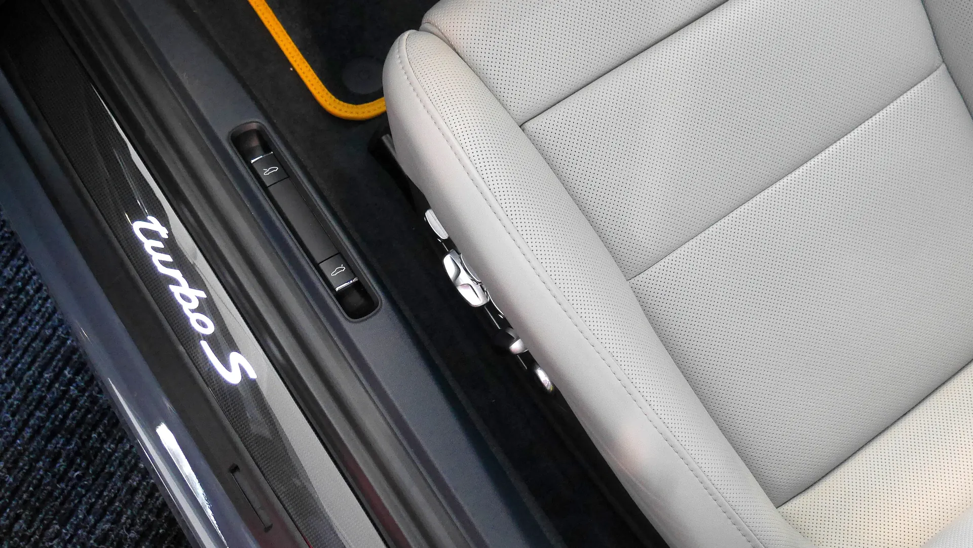 Porsche 991 — photo 9