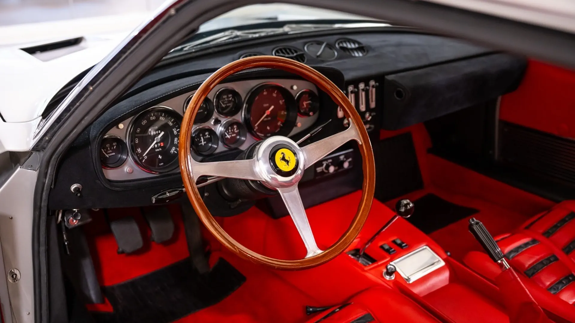 Ferrari DAYTONA — photo 20