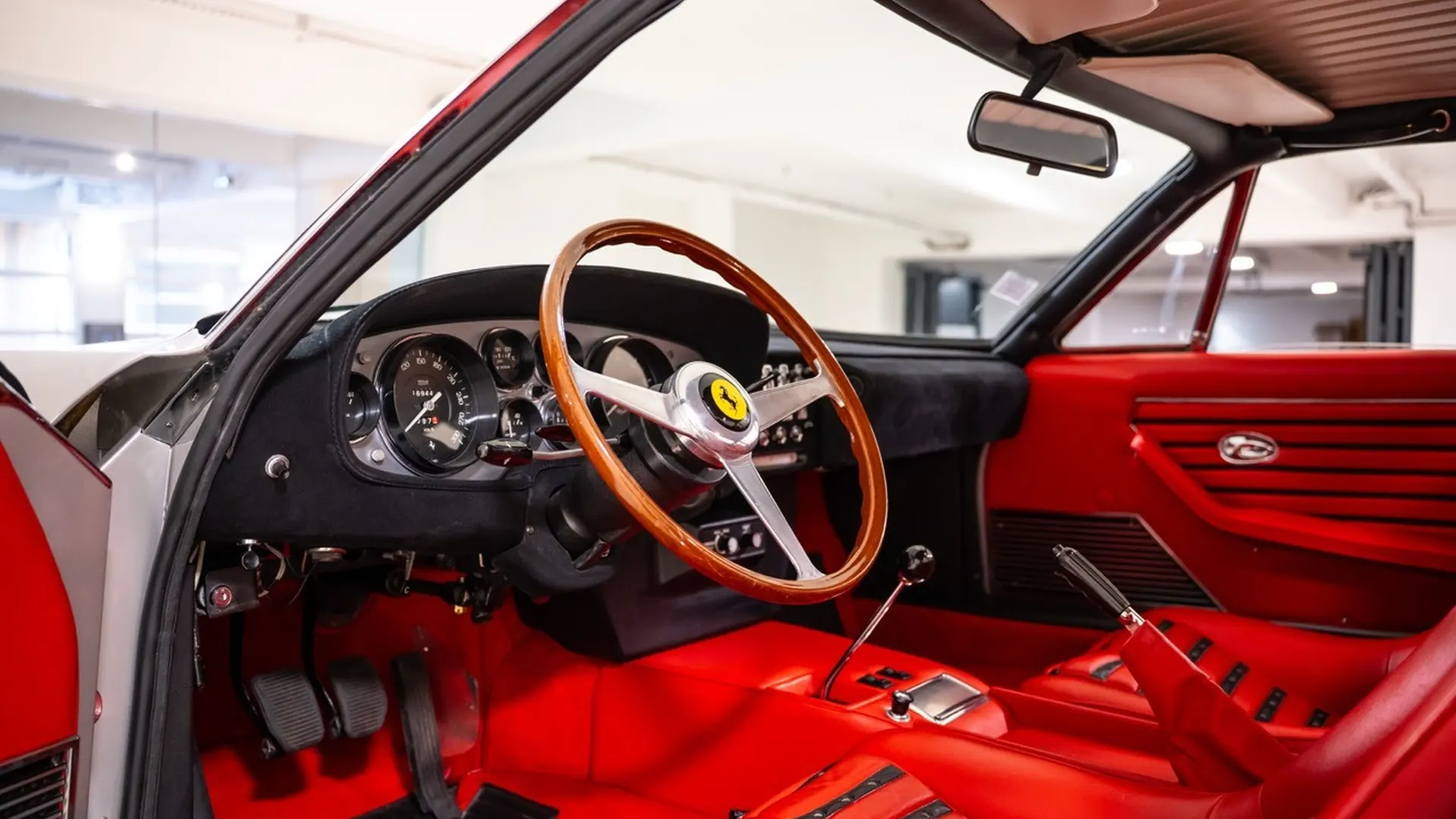 Ferrari DAYTONA — photo 19