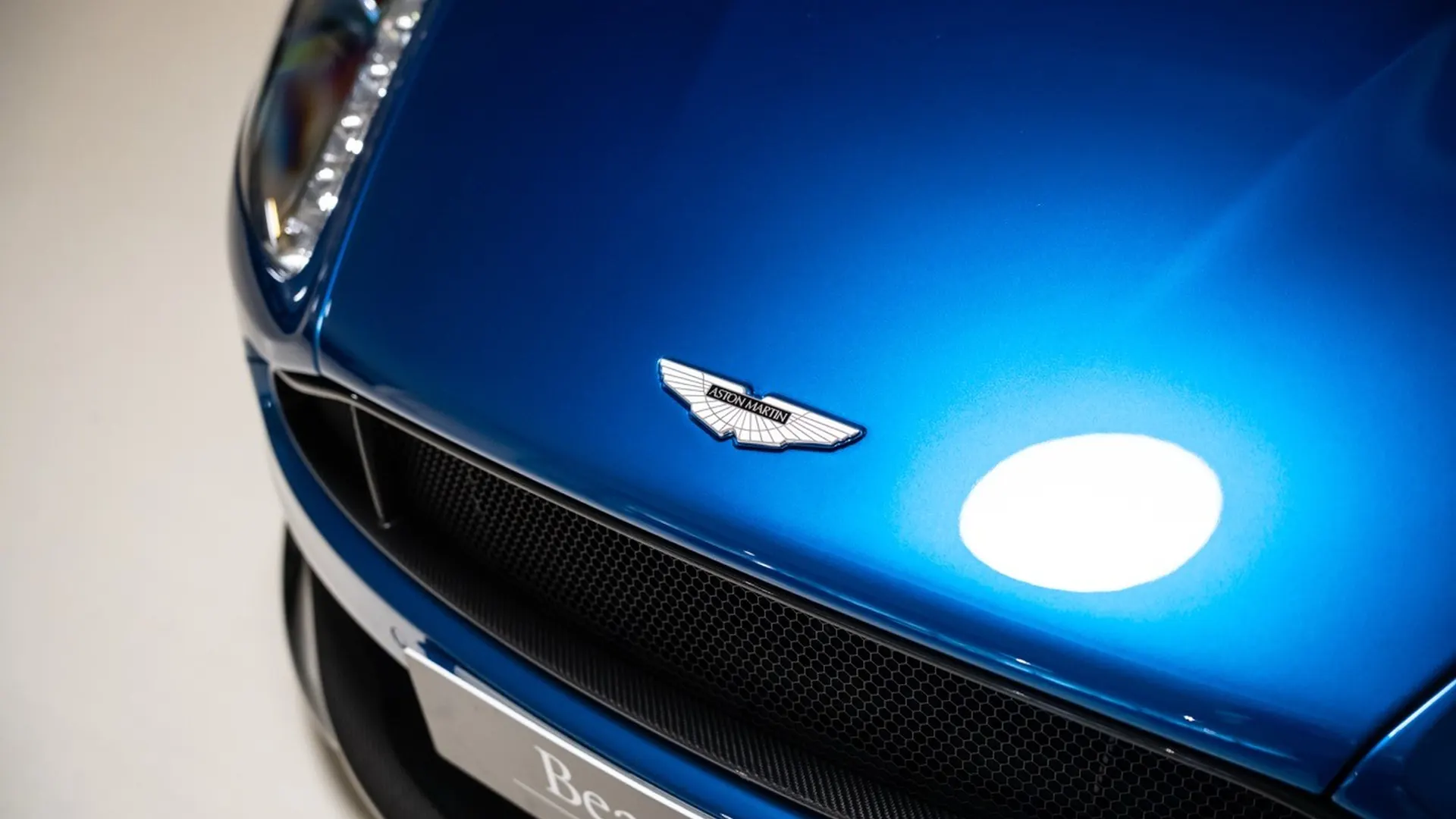 Aston Martin VANQUISH — photo 4