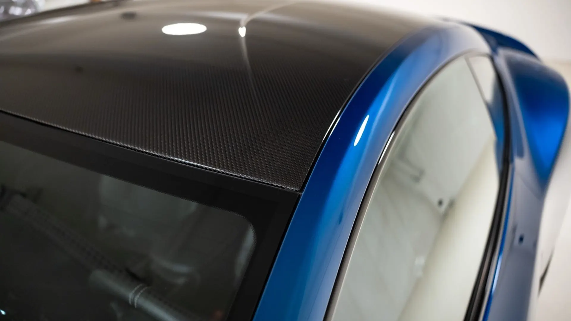 Aston Martin VANQUISH — photo 13