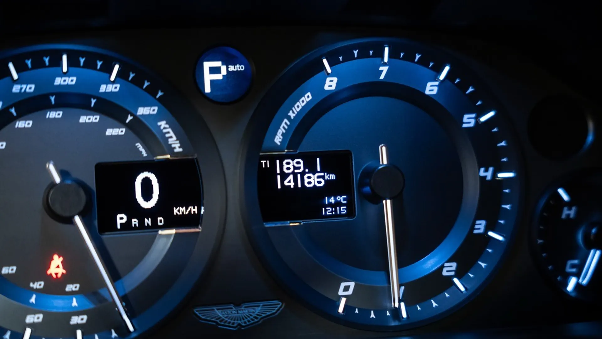 Aston Martin VANQUISH — photo 38