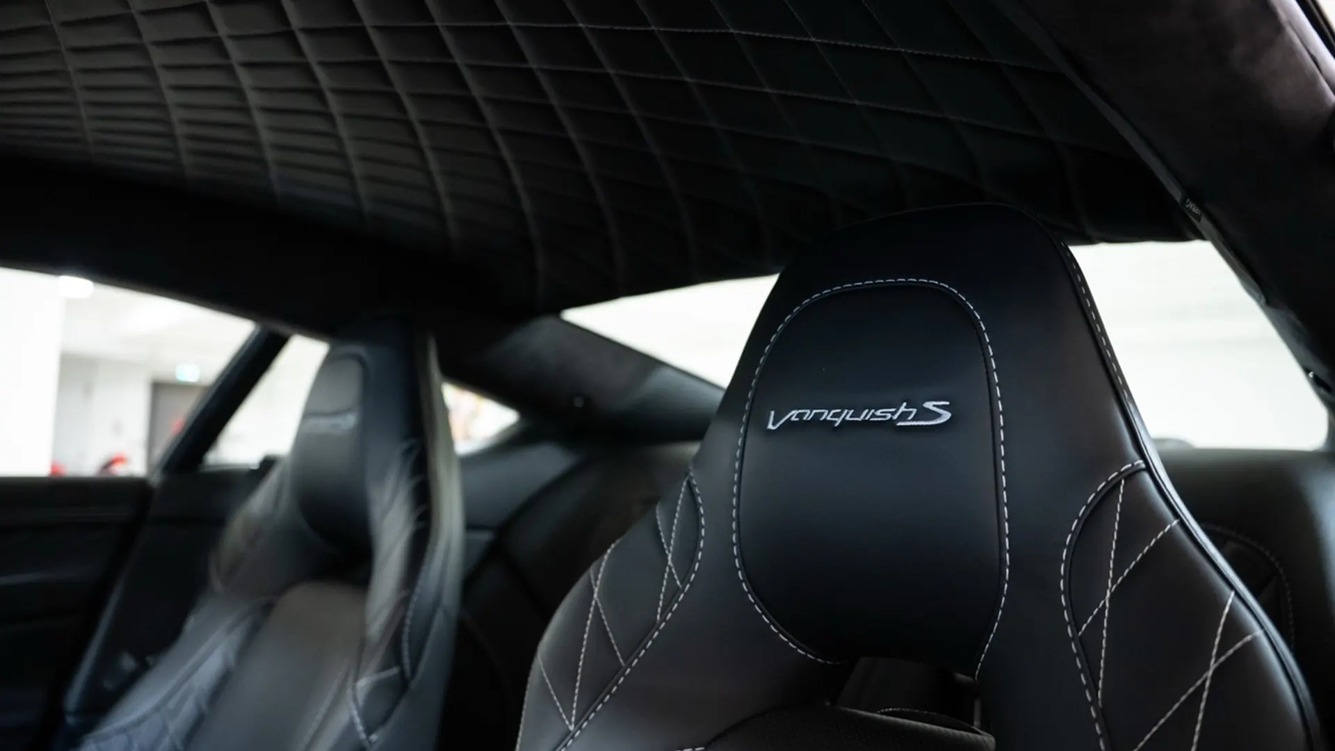 Aston Martin VANQUISH — photo 31