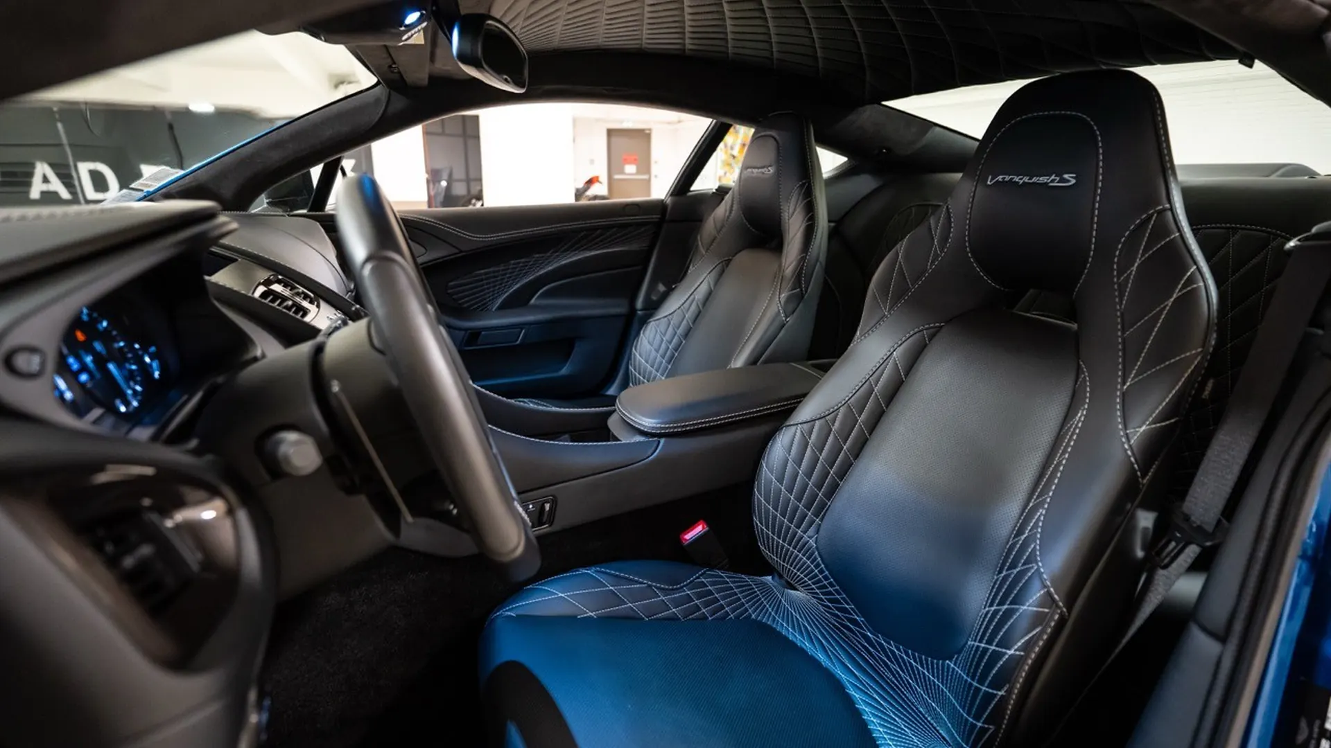 Aston Martin VANQUISH — photo 49