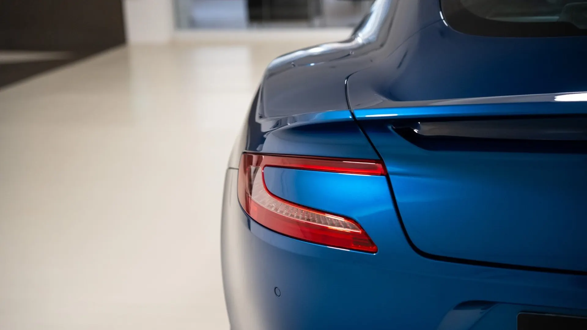Aston Martin VANQUISH — photo 16