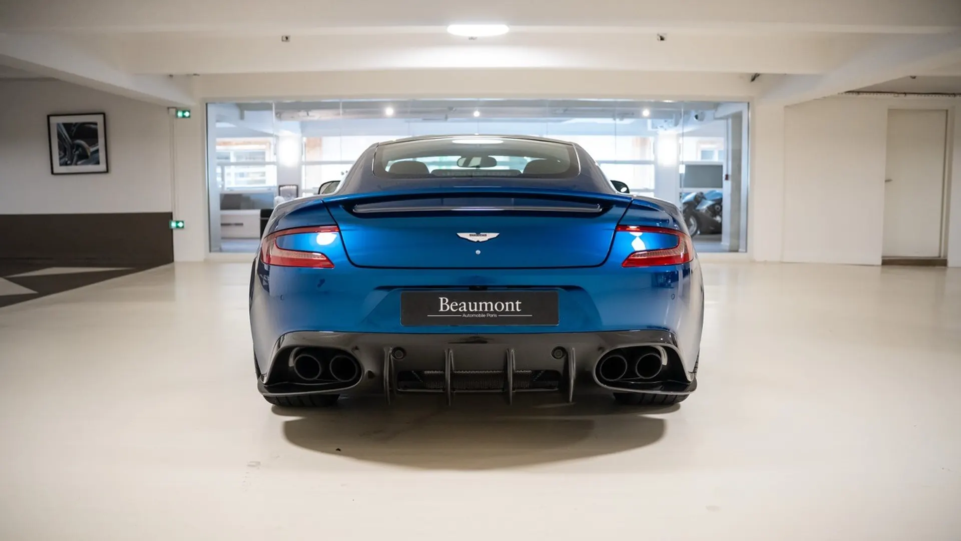 Aston Martin VANQUISH — photo 15
