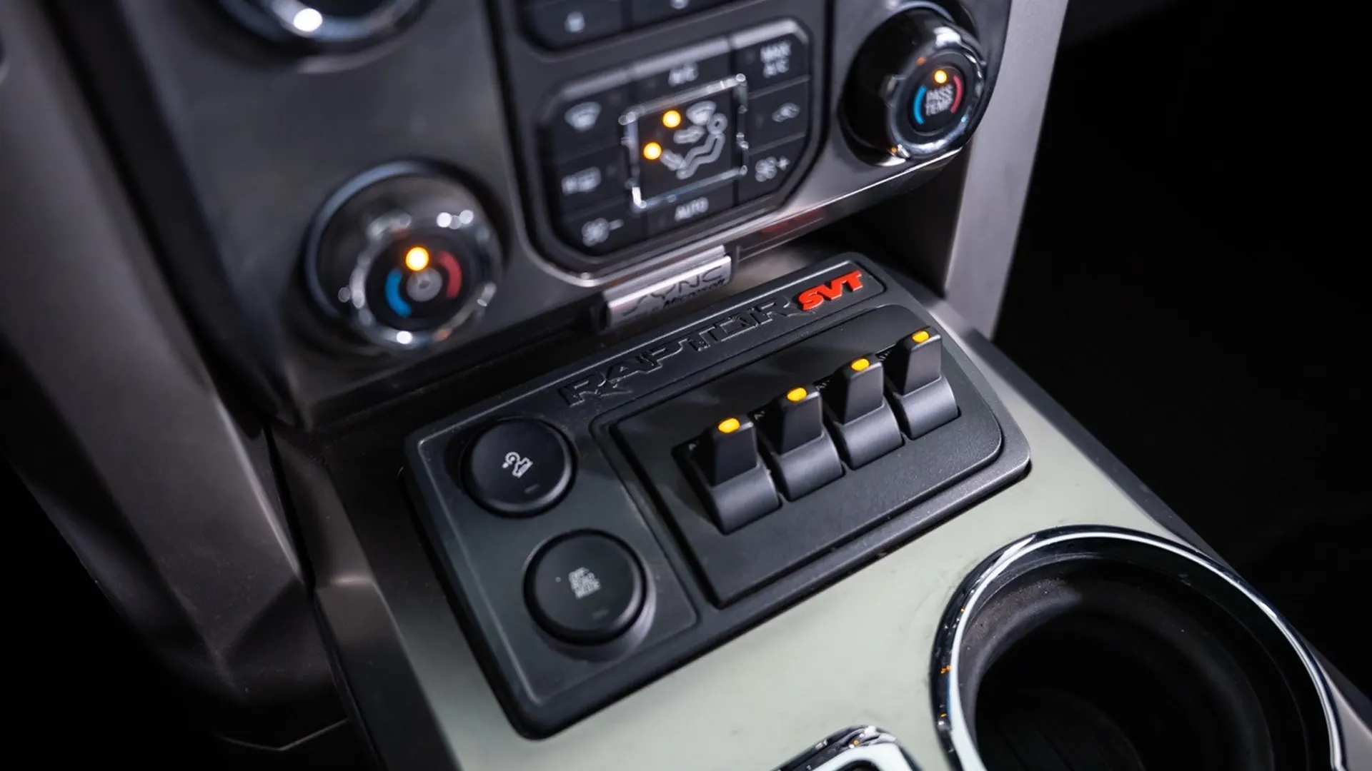Ford F150 — photo 40