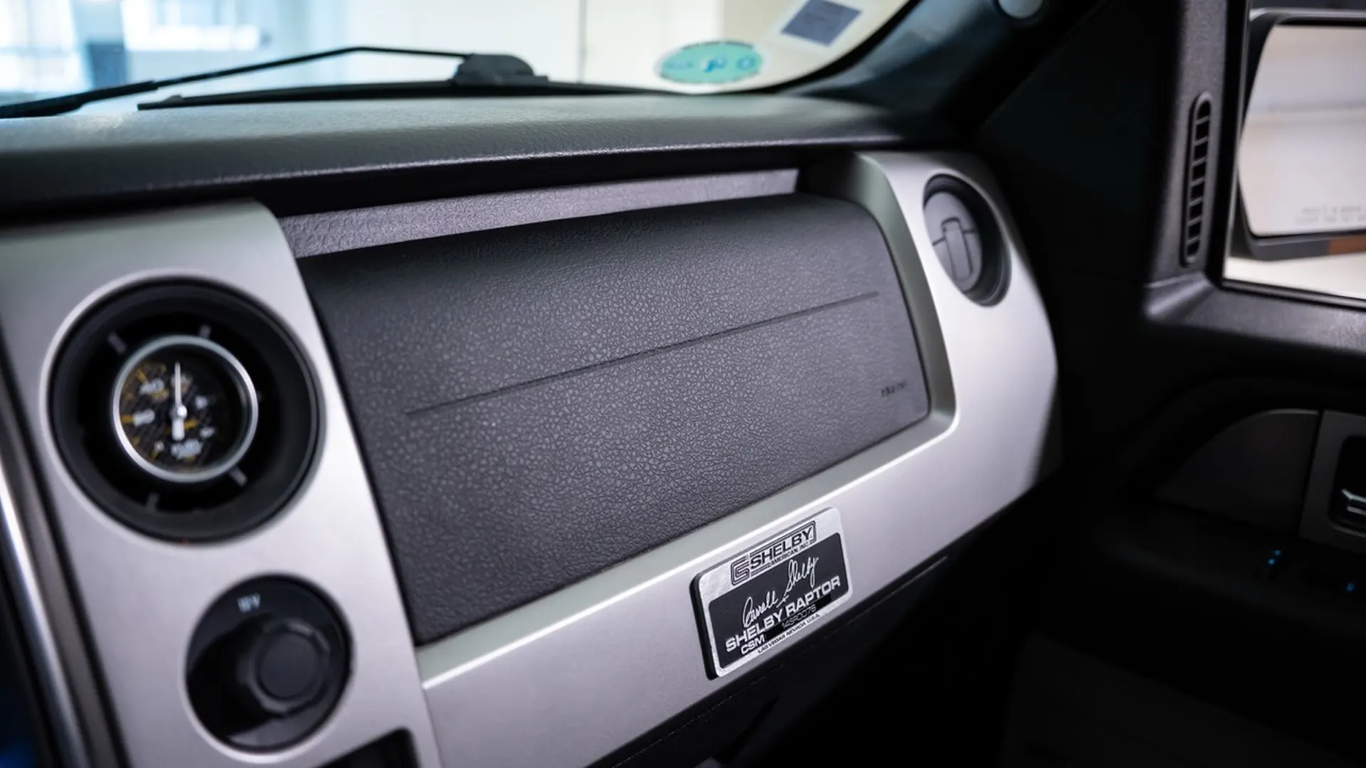Ford F150 — photo 42