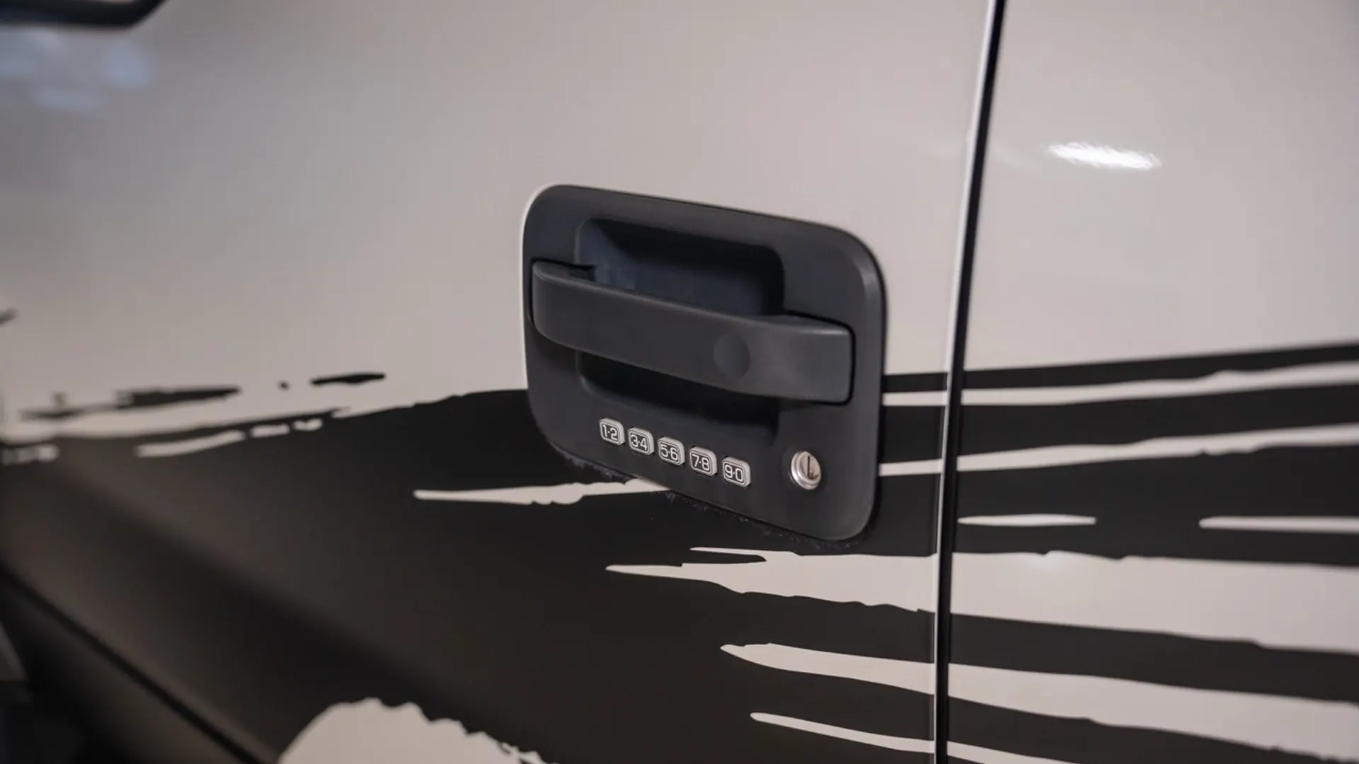 Ford F150 — photo 13