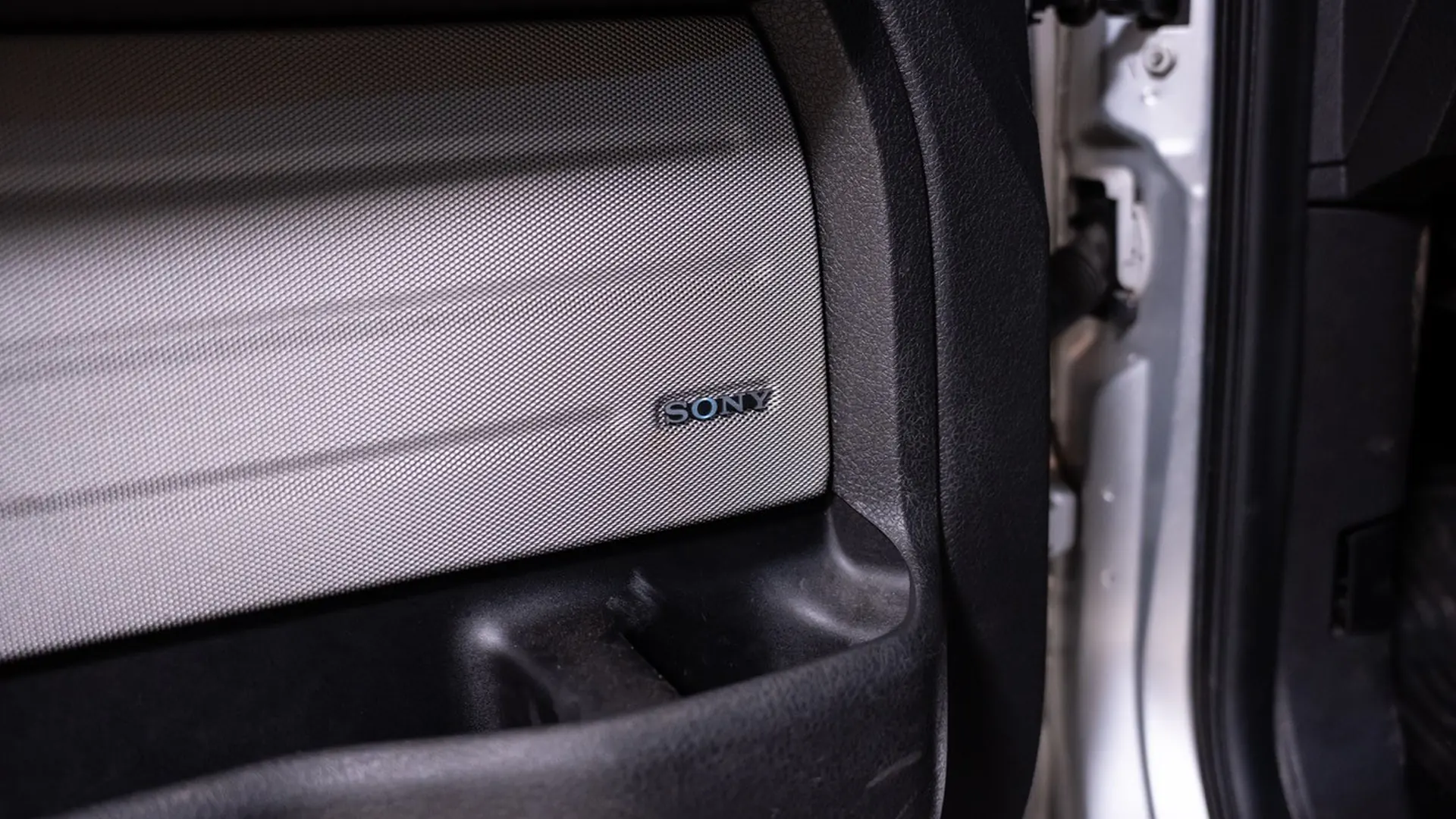 Ford F150 — photo 25