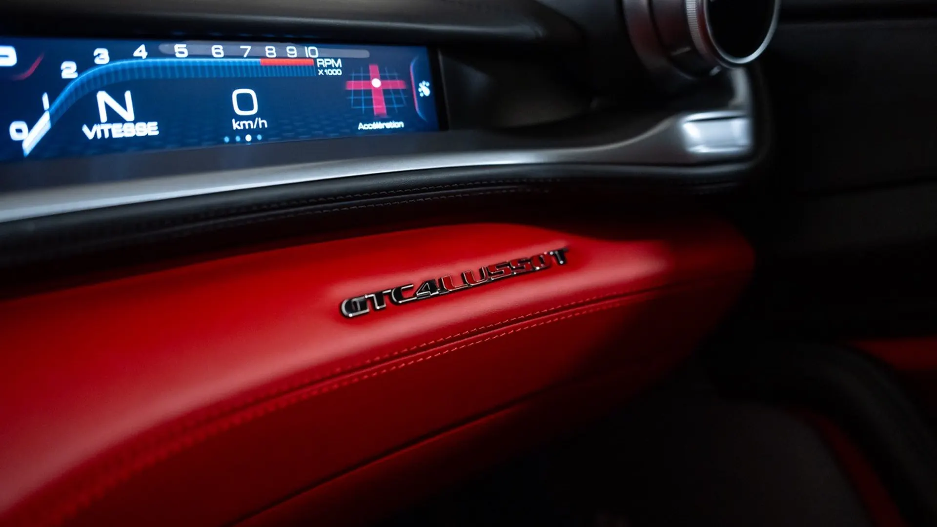 Ferrari GTC4 Lusso T — photo 41