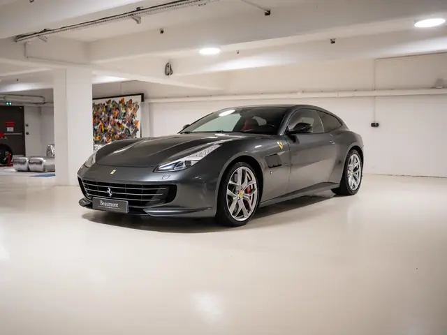 Ferrari GTC4 Lusso T