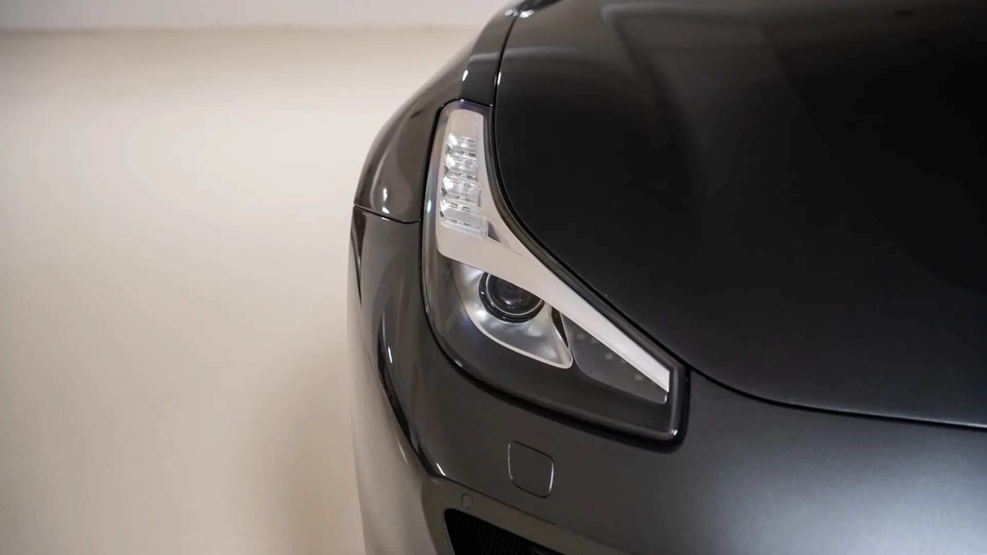 Ferrari GTC4 Lusso T — photo 3