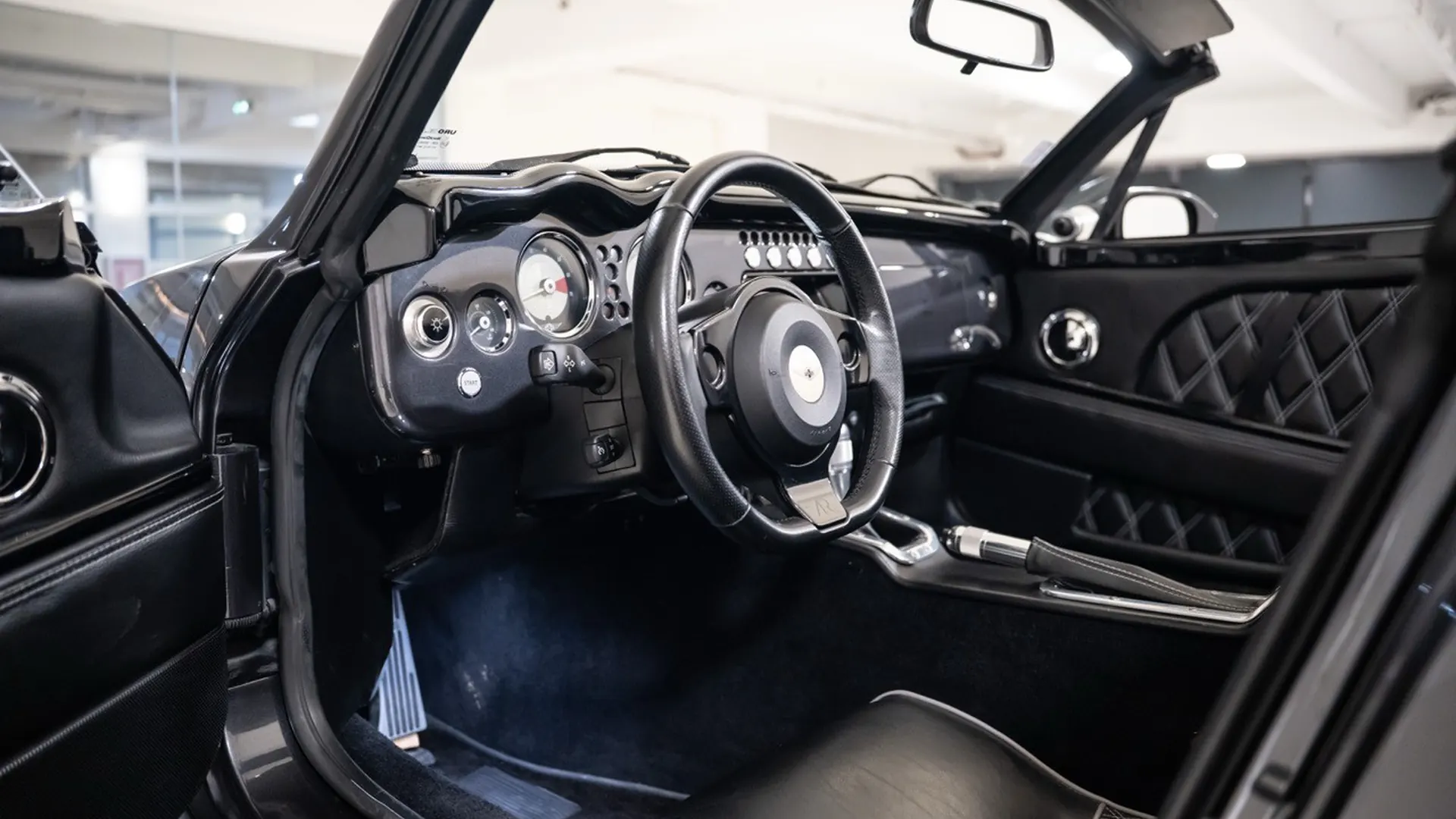 Morgan AERO8 — photo 18