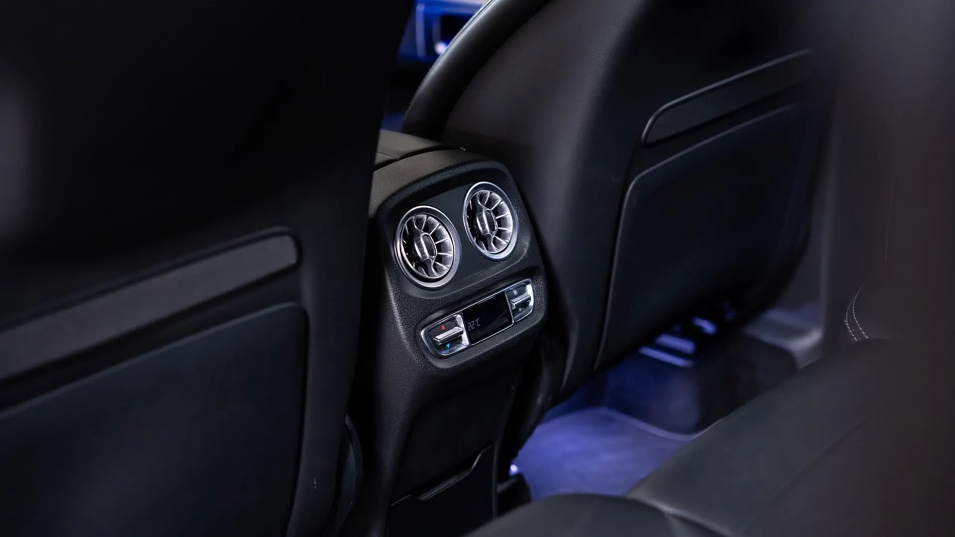 Mercedes G63 — photo 35