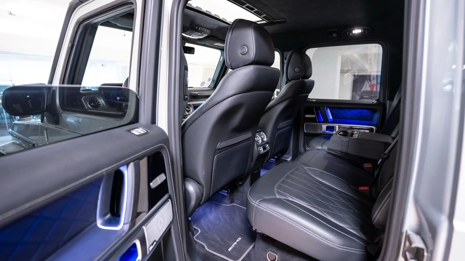 Mercedes G63 — photo 40