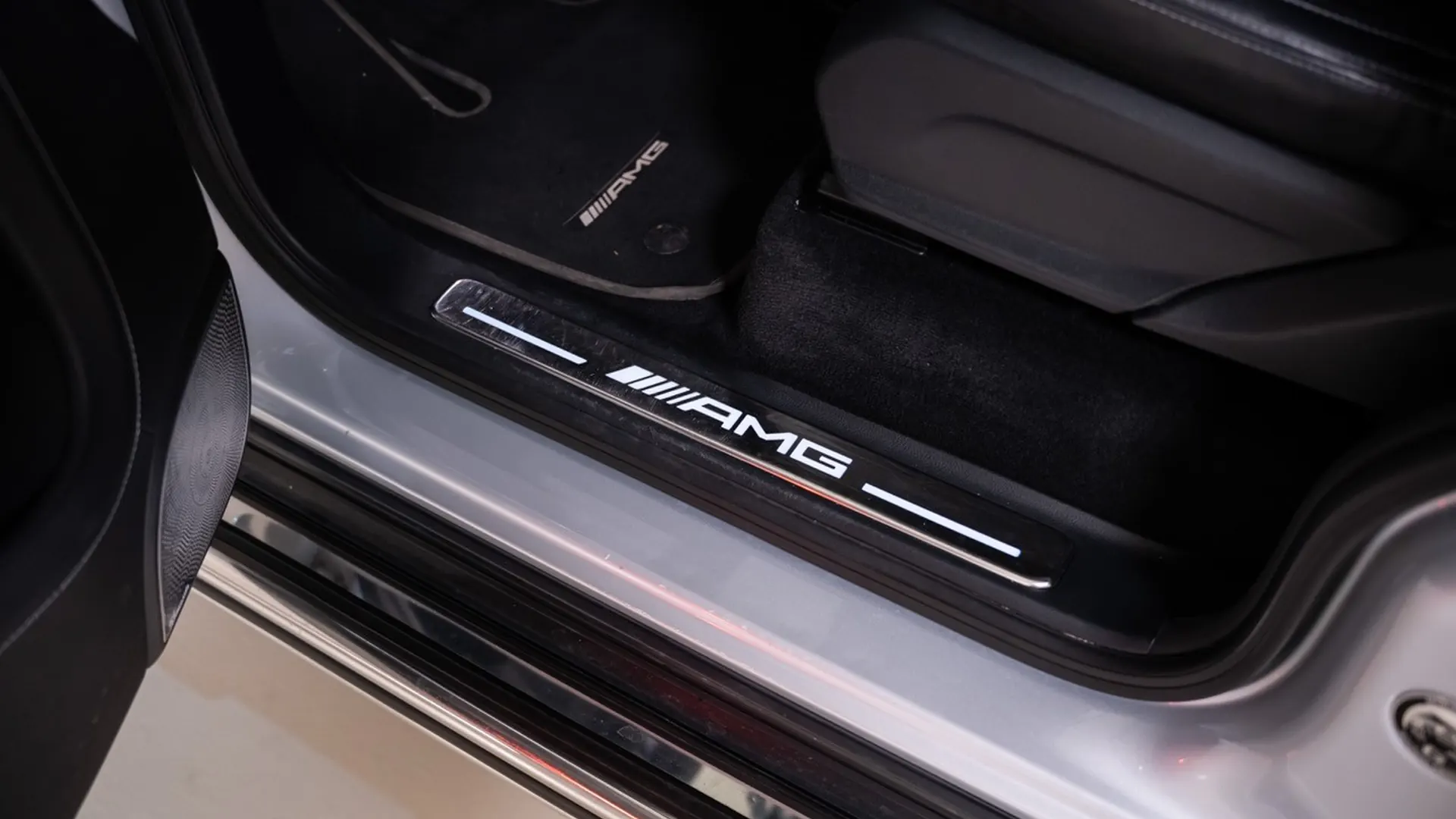 Mercedes G63 — photo 23