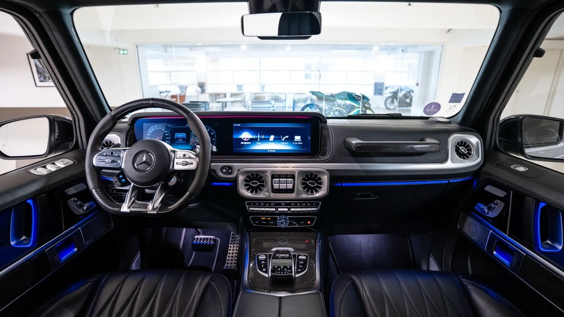 Mercedes G63 — photo 43