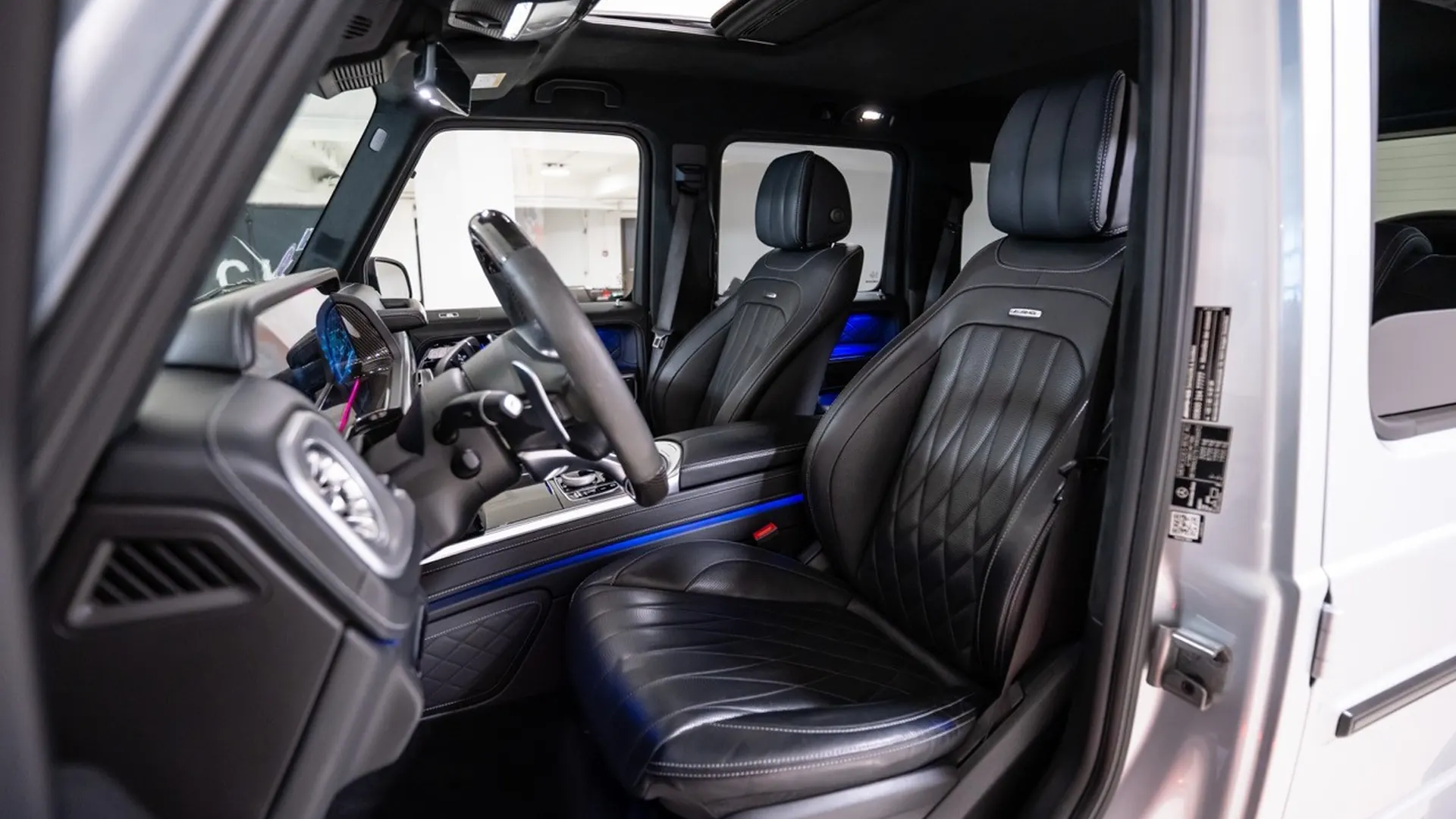 Mercedes G63 — photo 38