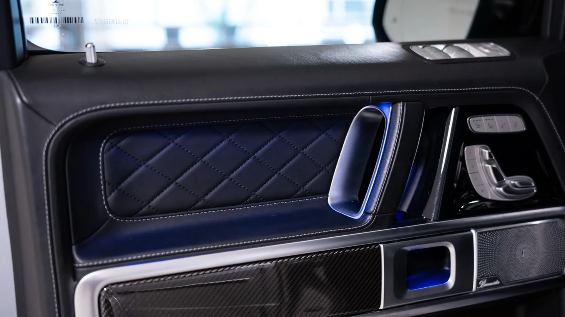 Mercedes G63 — photo 21