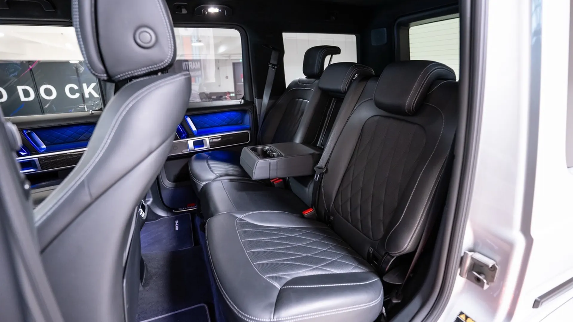 Mercedes G63 — photo 41