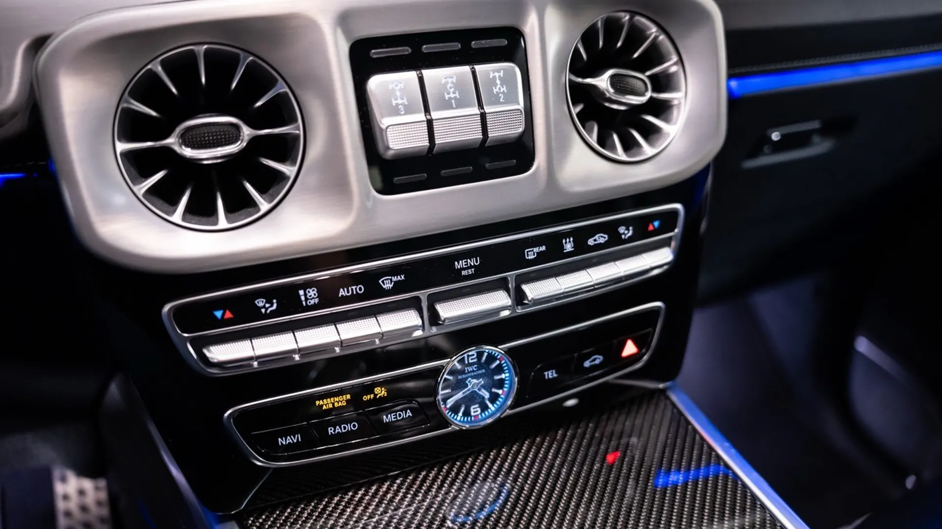 Mercedes G63 — photo 30