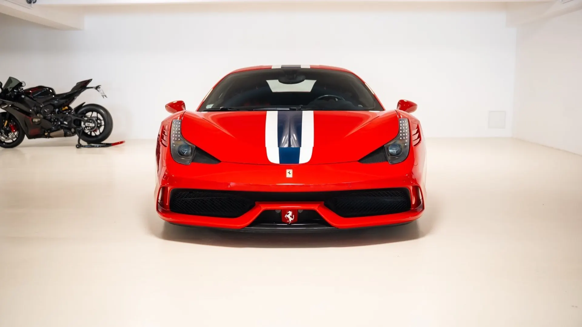 Ferrari 458 — photo 2