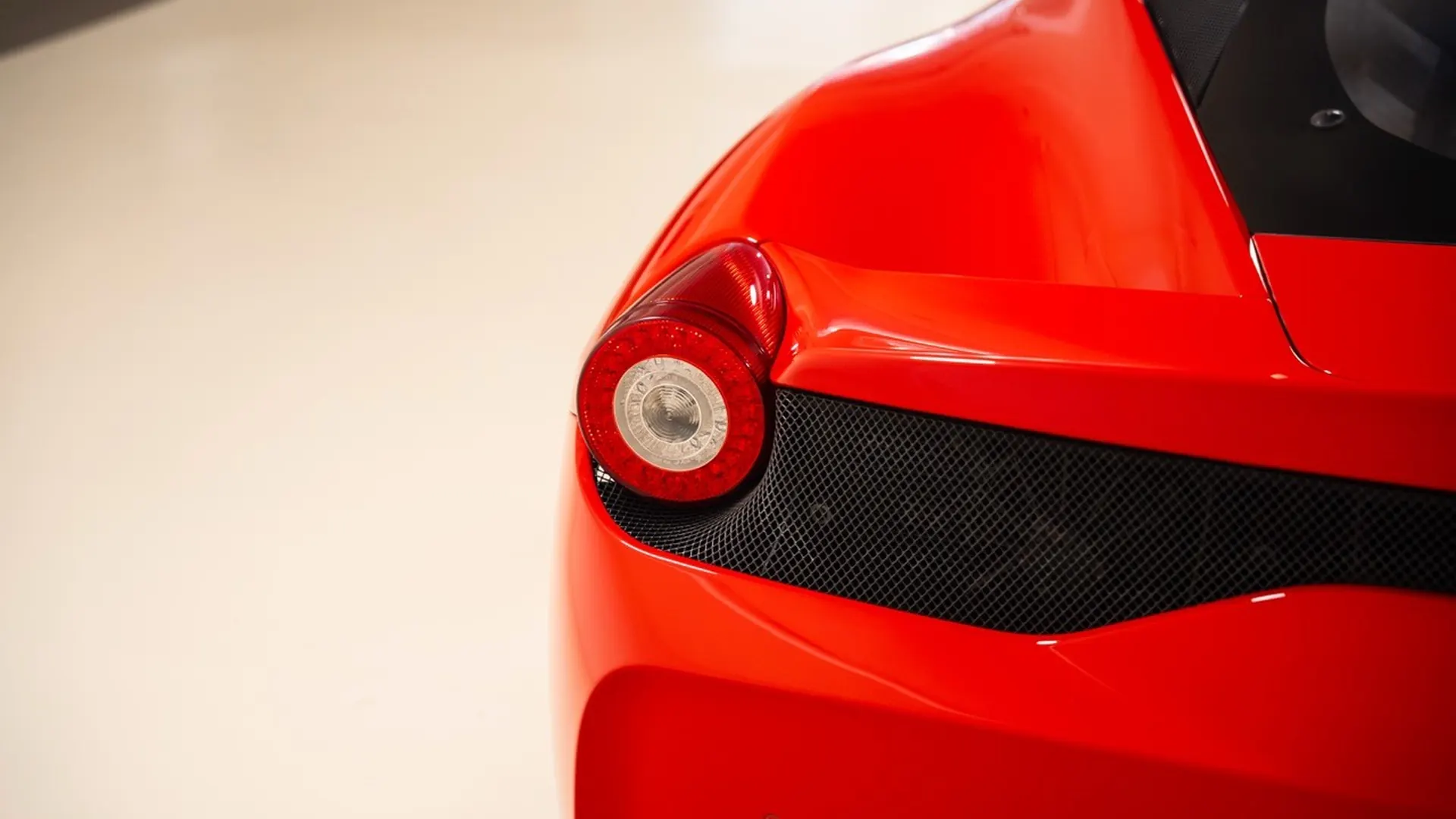 Ferrari 458 — photo 13