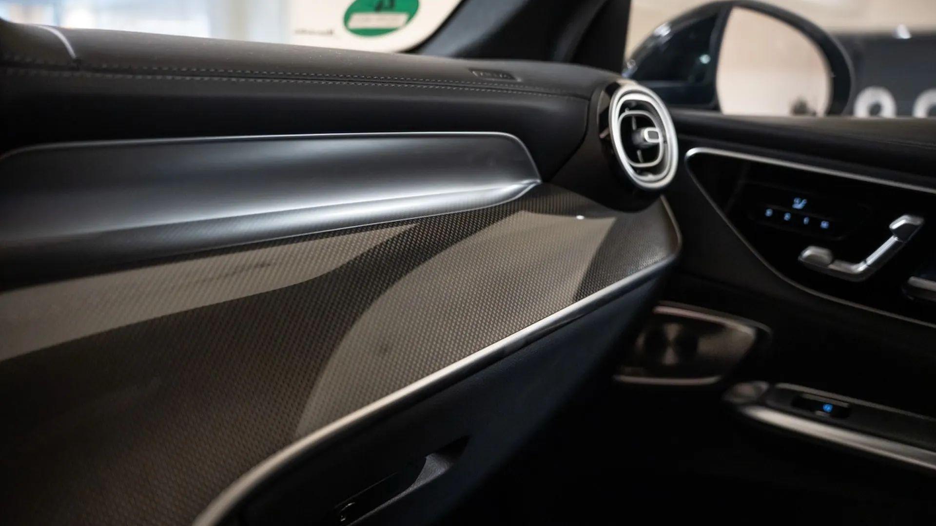 Mercedes-Benz GLC — photo 37