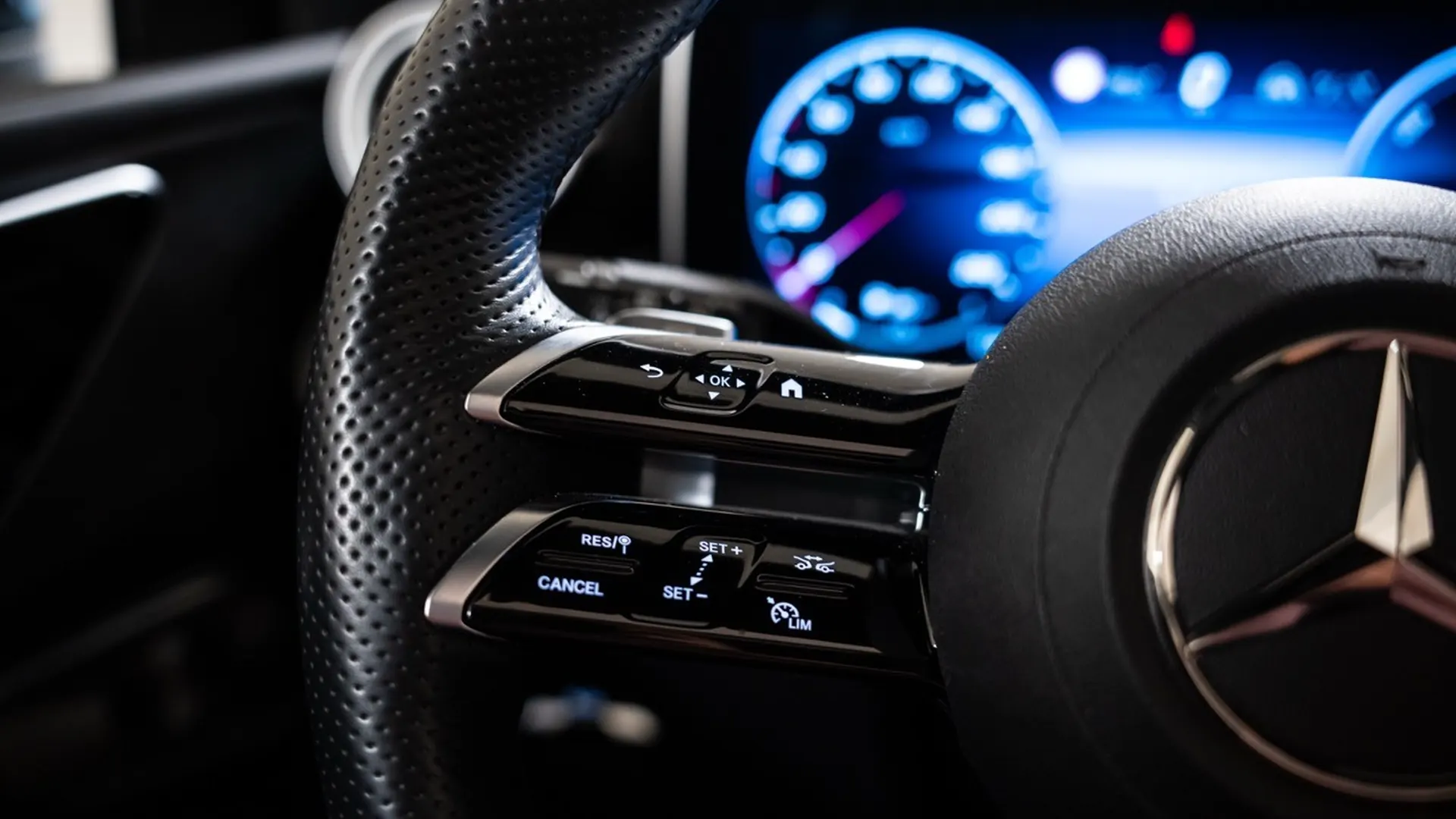 Mercedes-Benz GLC — photo 28
