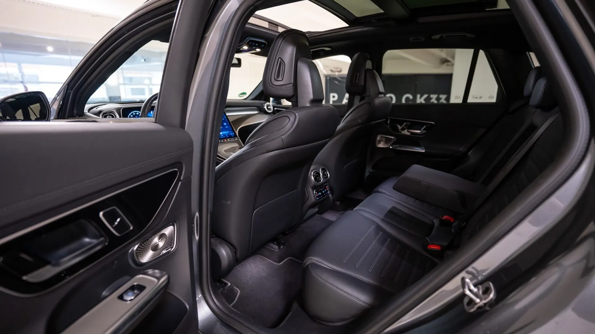 Mercedes-Benz GLC — photo 39