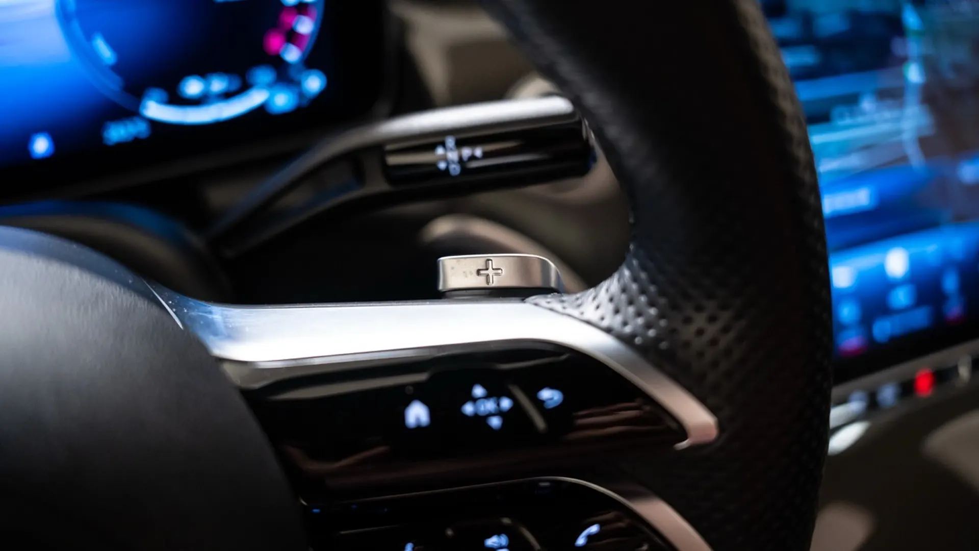 Mercedes-Benz GLC — photo 30