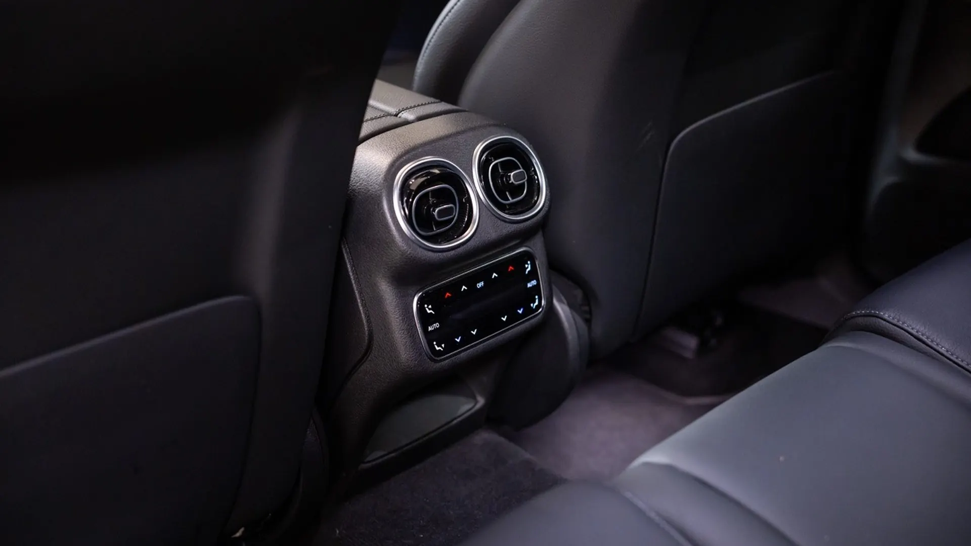 Mercedes-Benz GLC — photo 38