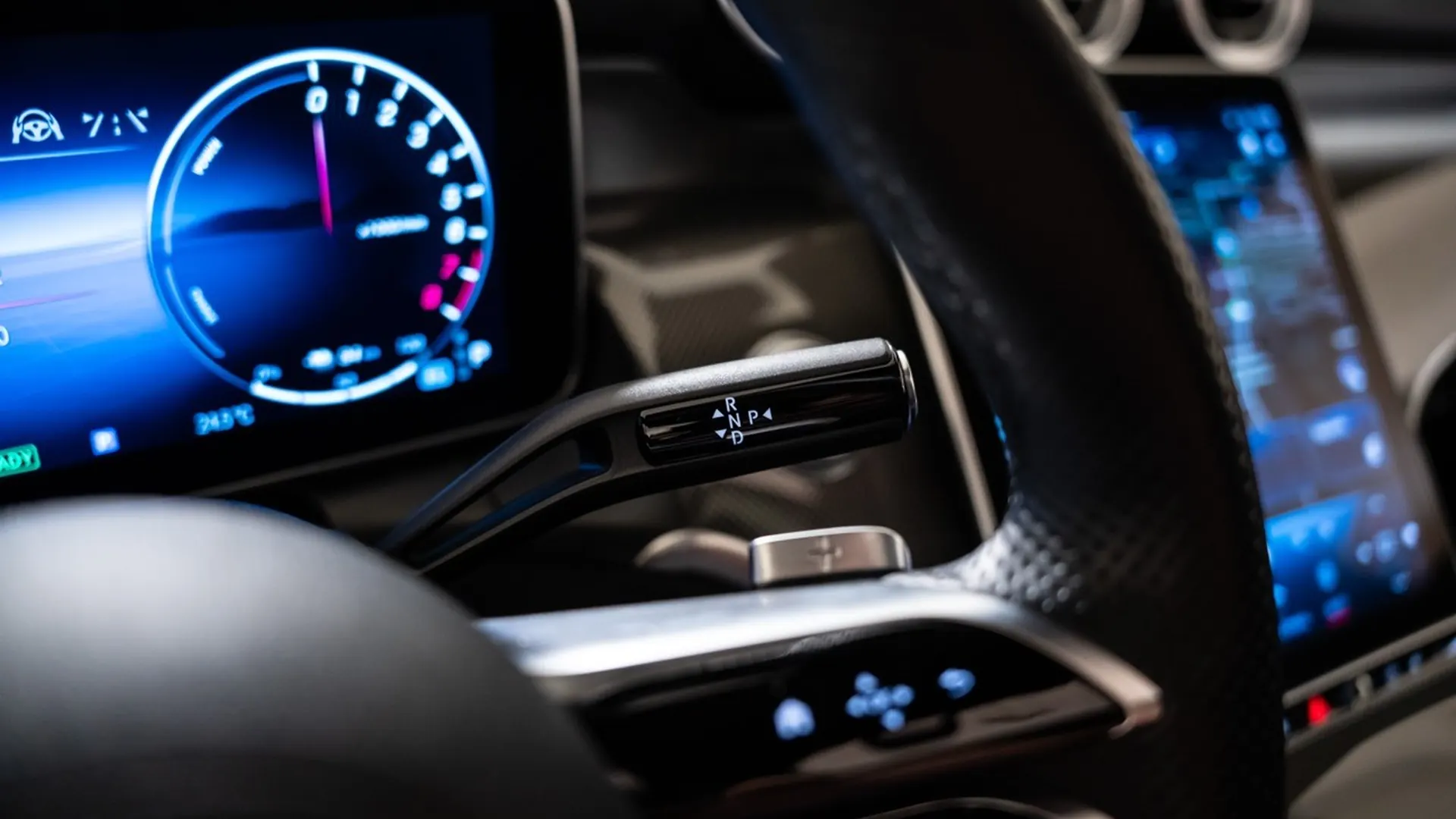 Mercedes-Benz GLC — photo 31