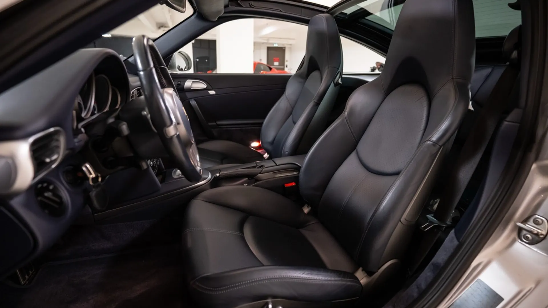 Porsche 997 — photo 37