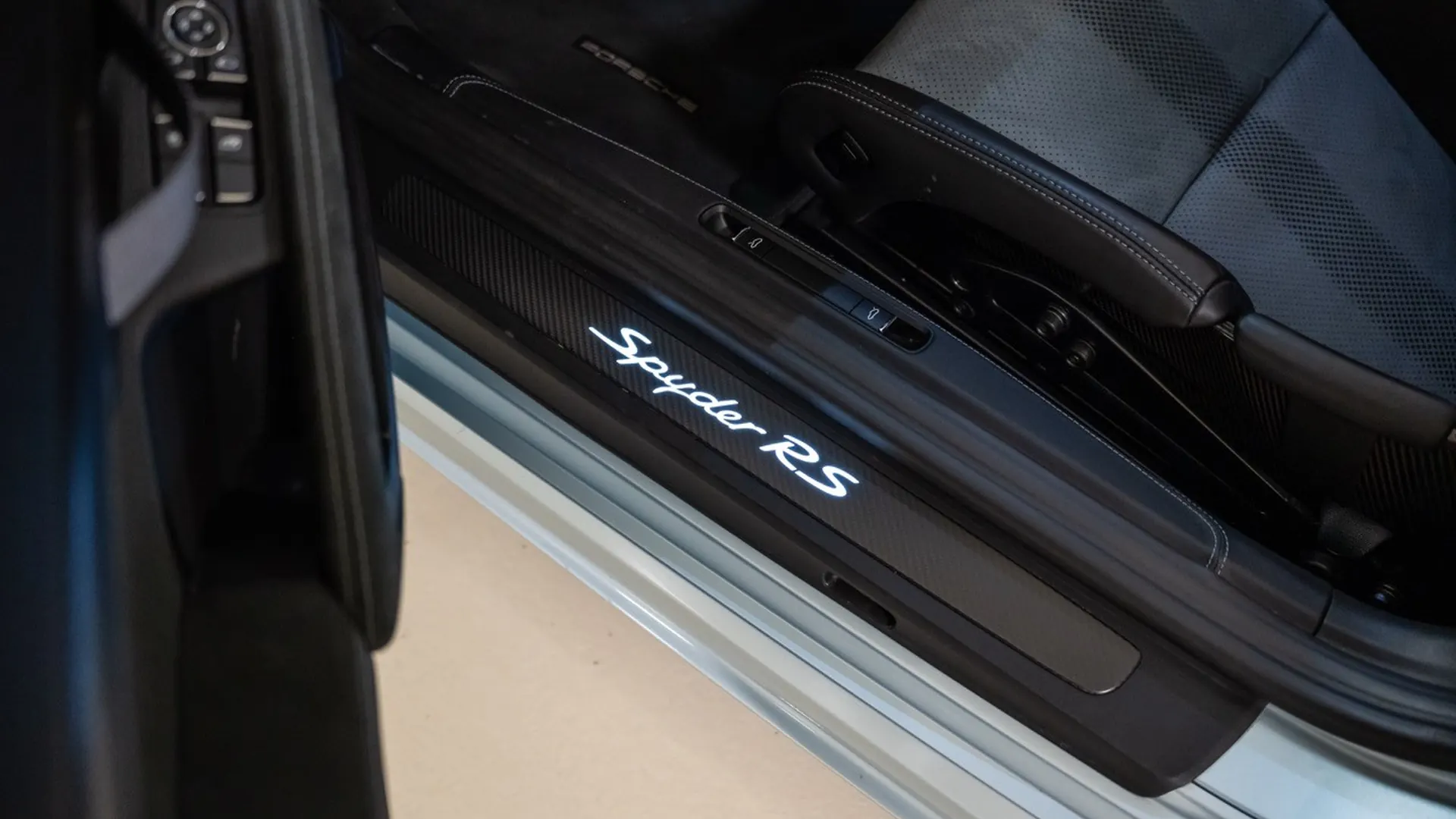 Porsche 718 — photo 32