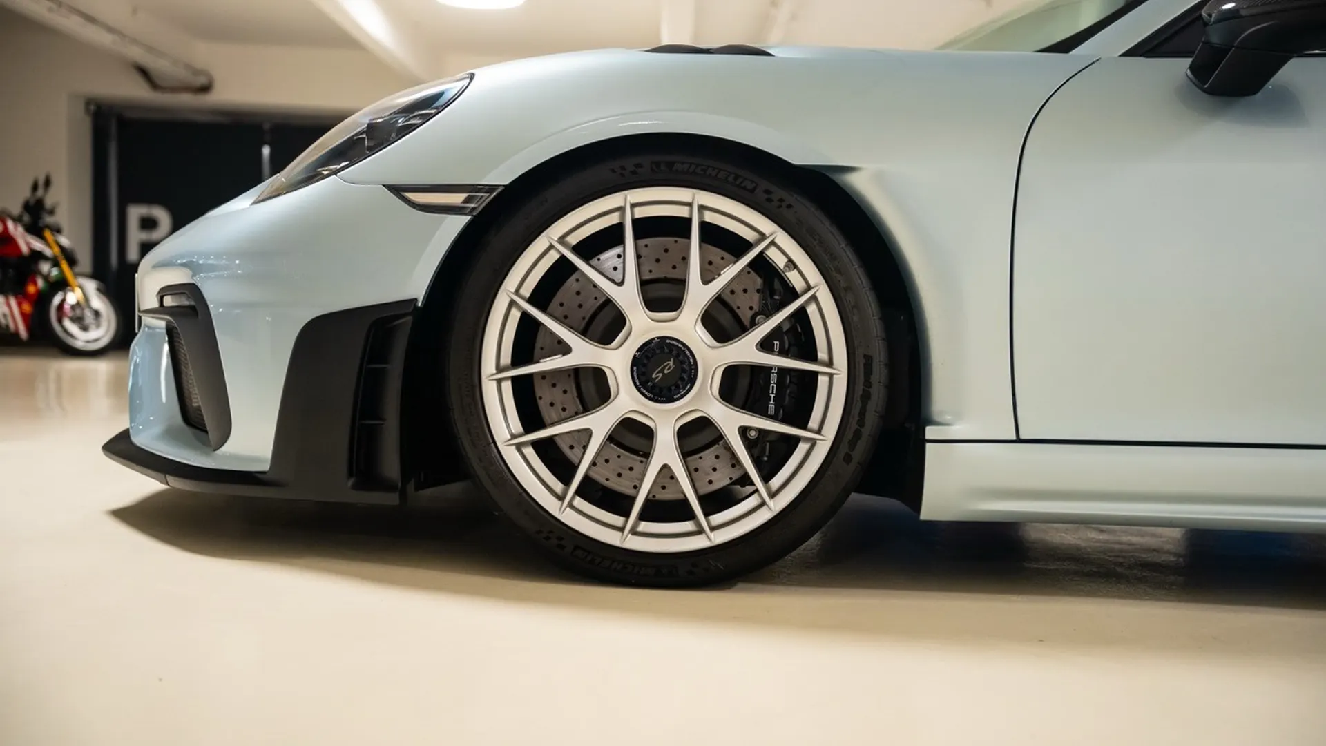 Porsche 718 — photo 11