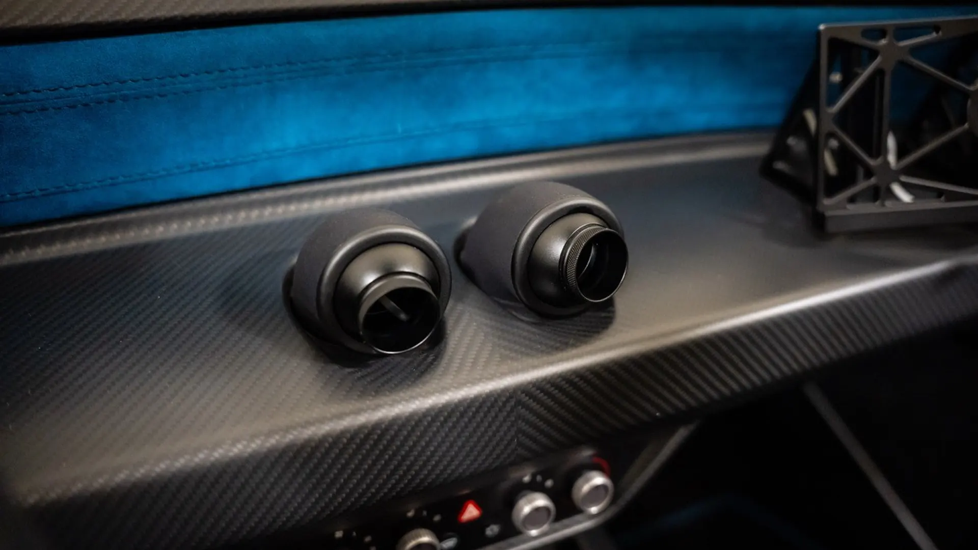 Donkervoort F22 — photo 38