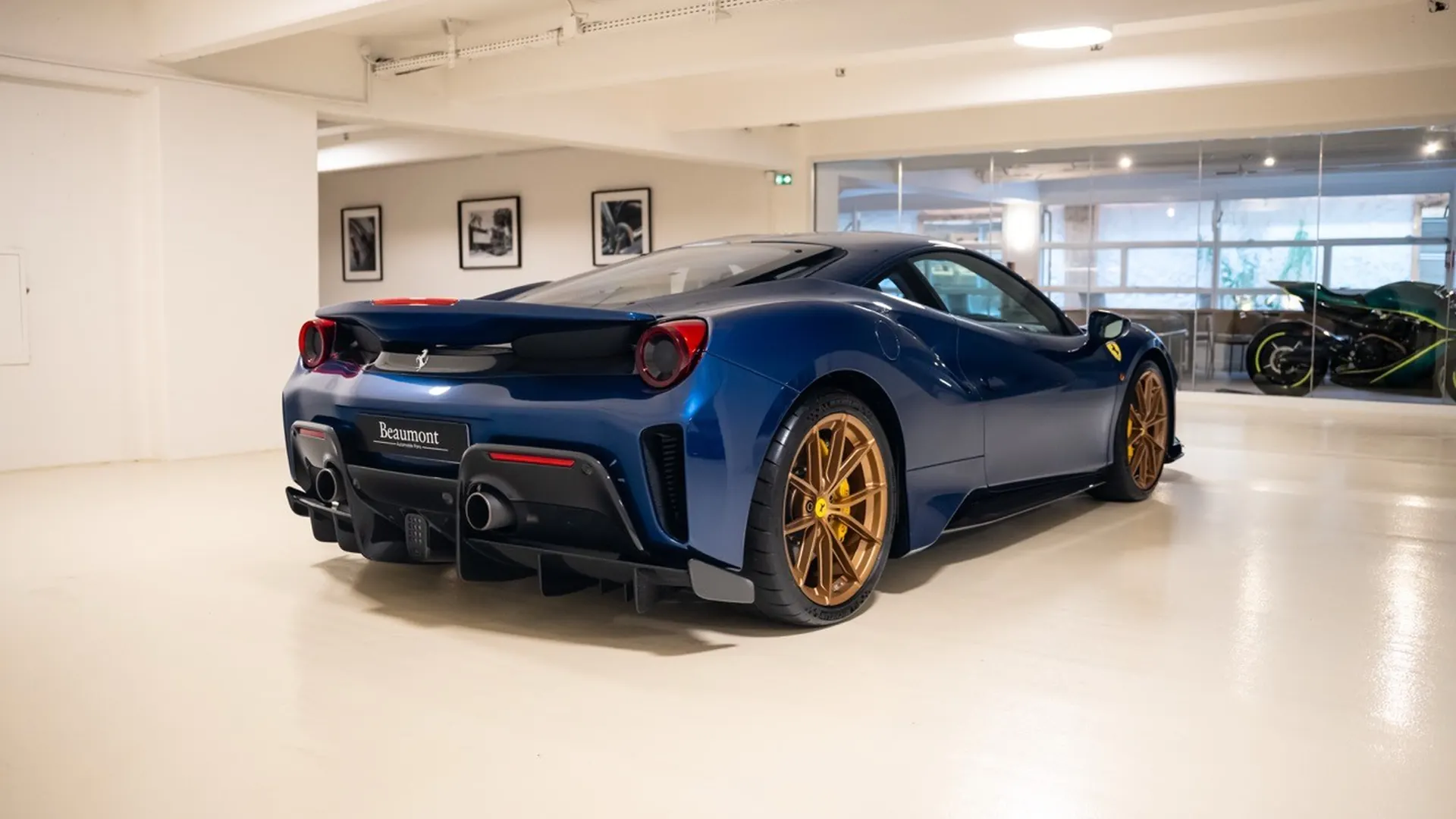 Ferrari 488 — photo 12