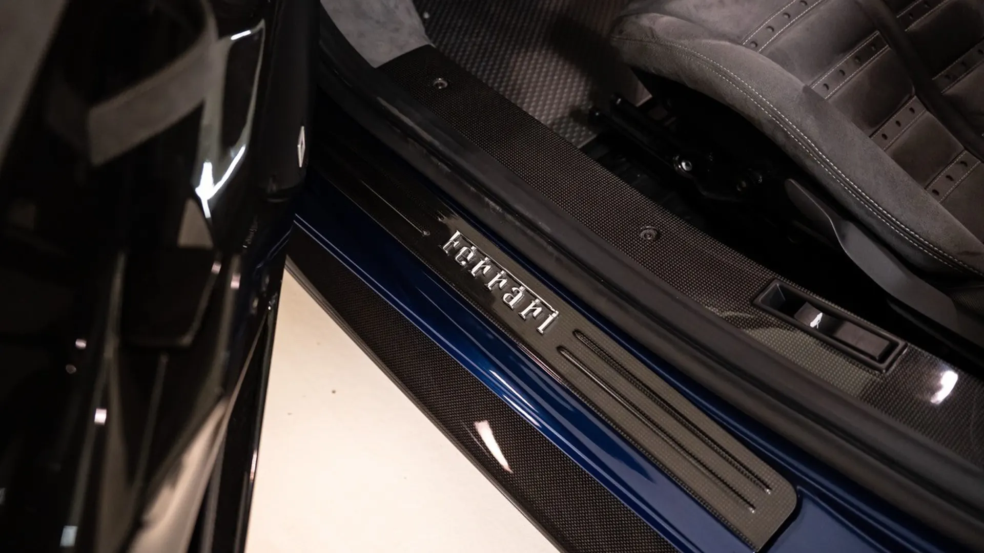 Ferrari 488 — photo 31