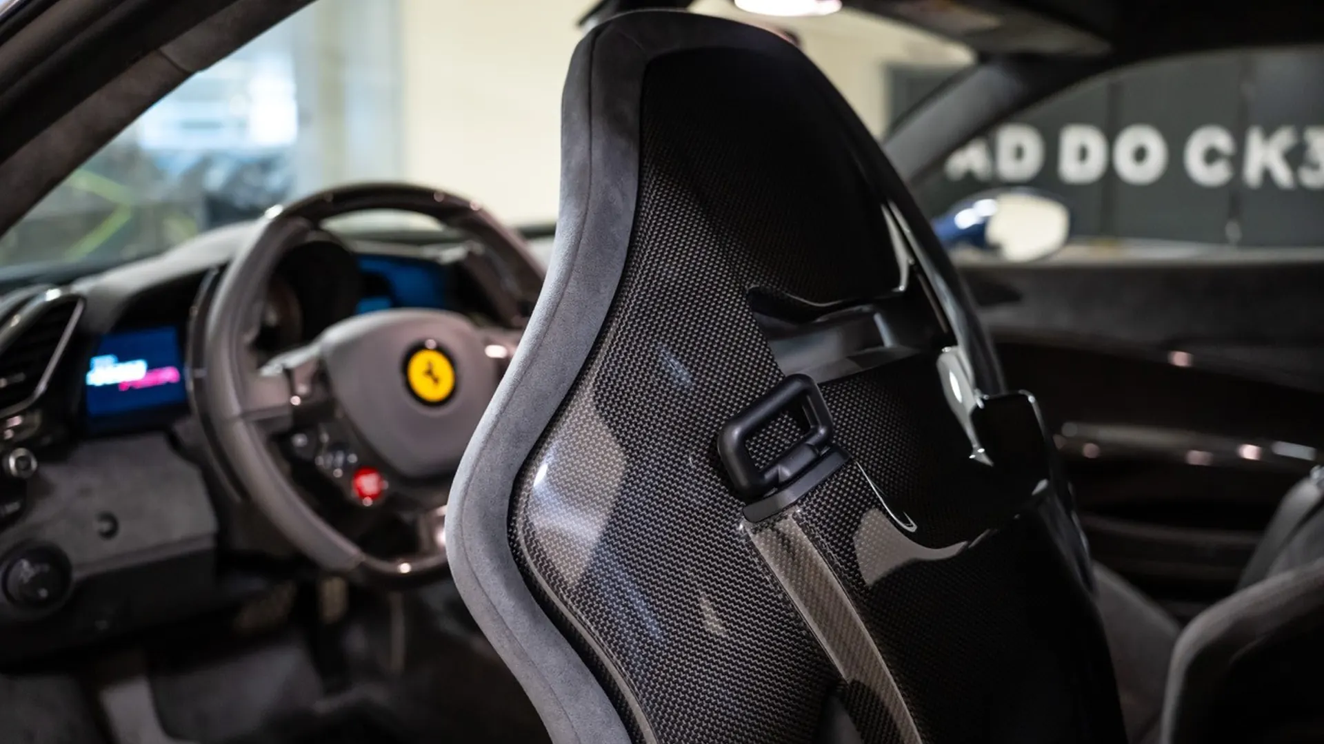 Ferrari 488 — photo 34