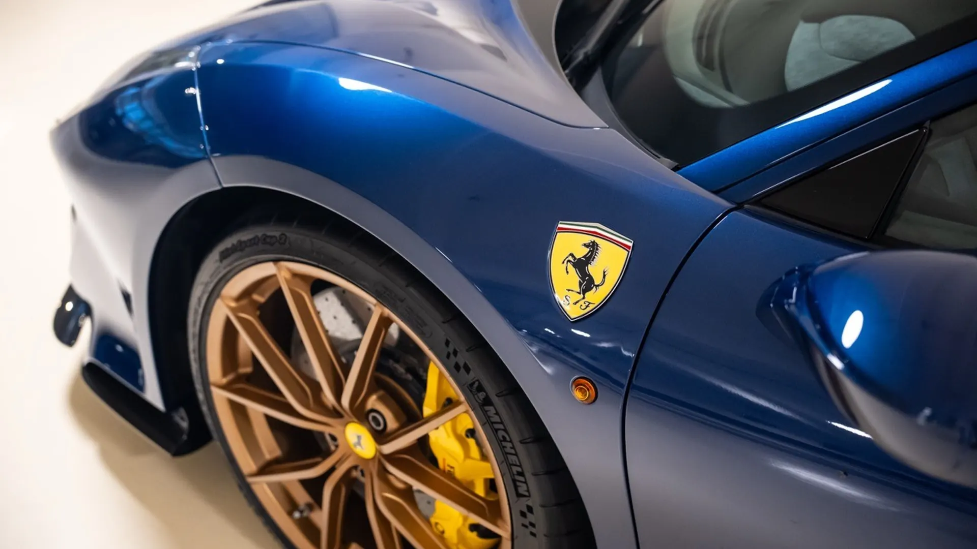 Ferrari 488 — photo 9