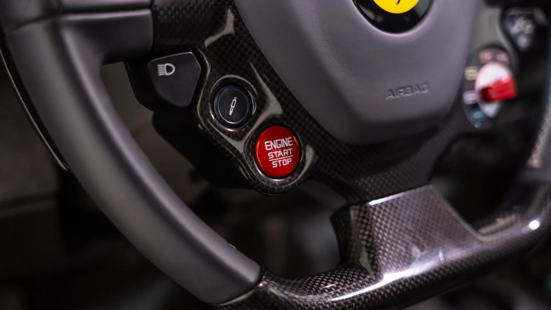 Ferrari 488 — photo 38