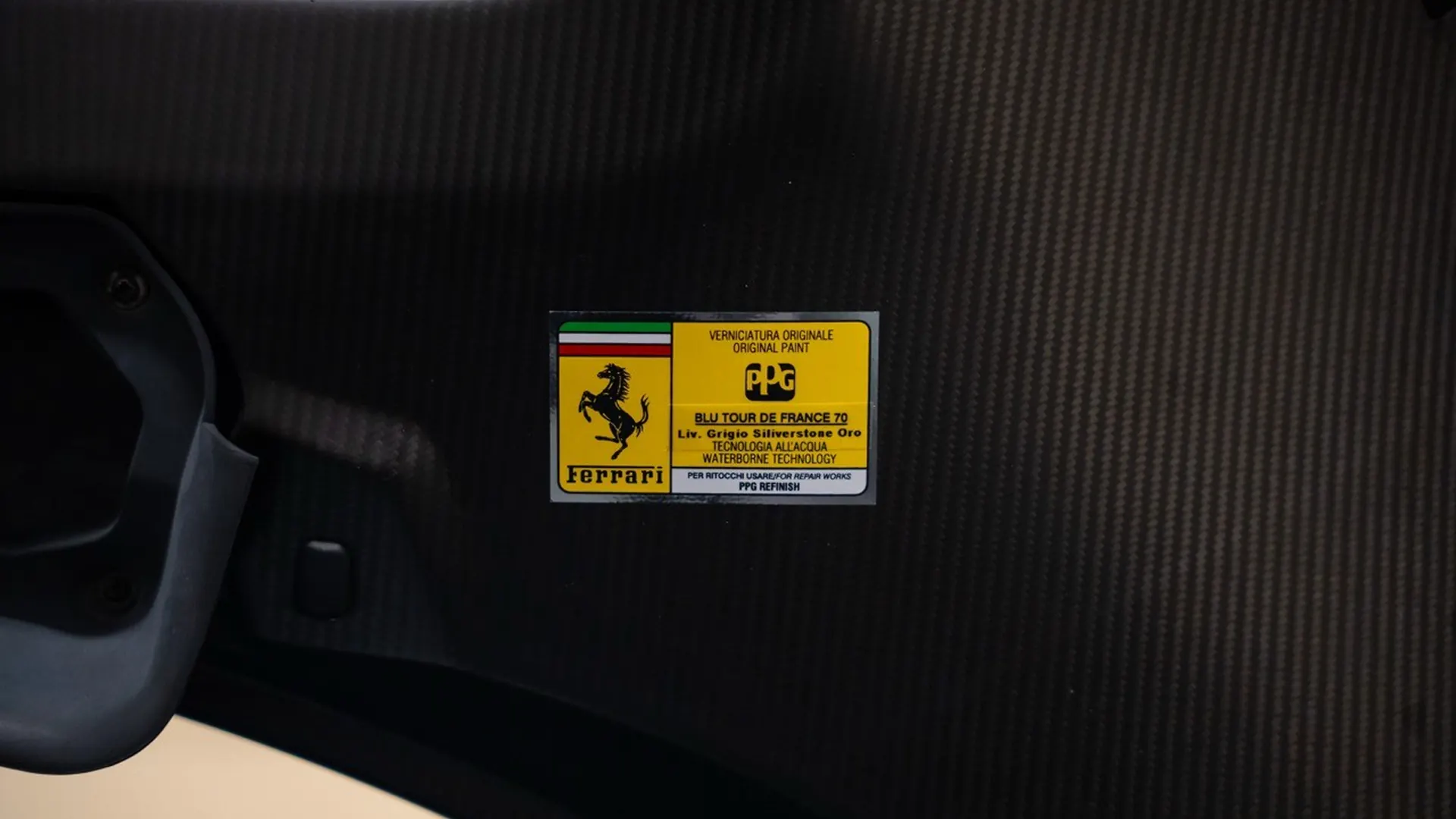 Ferrari 488 — photo 25