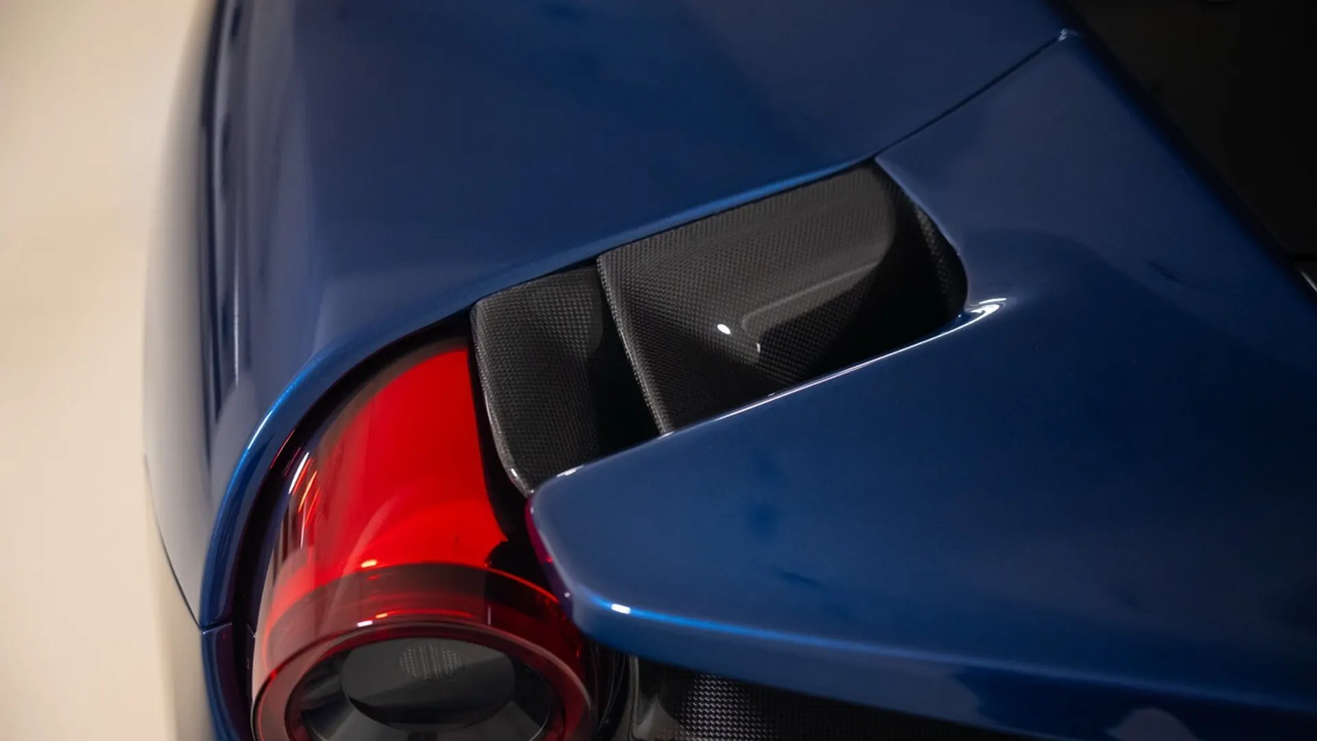 Ferrari 488 — photo 19