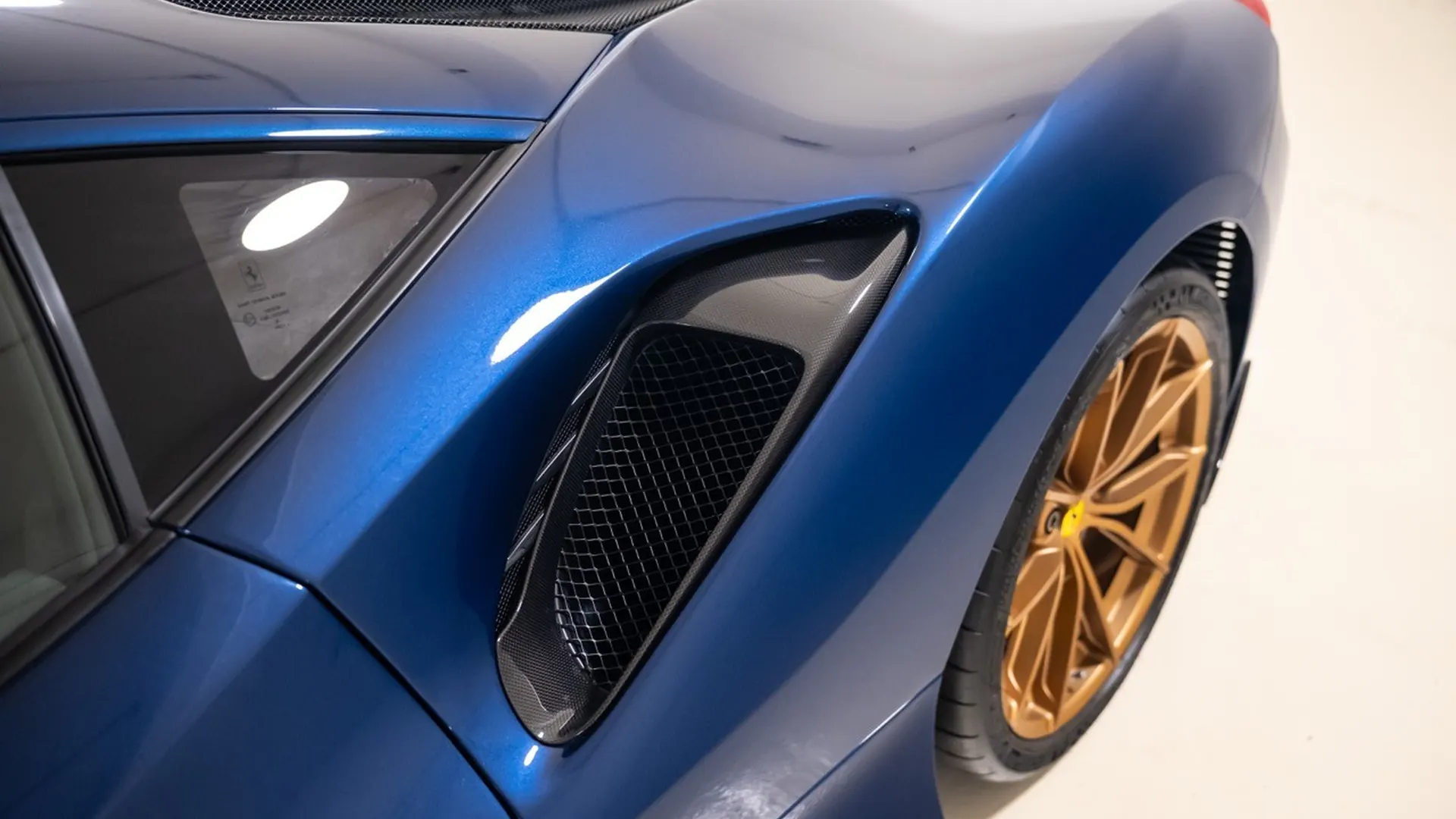 Ferrari 488 — photo 11