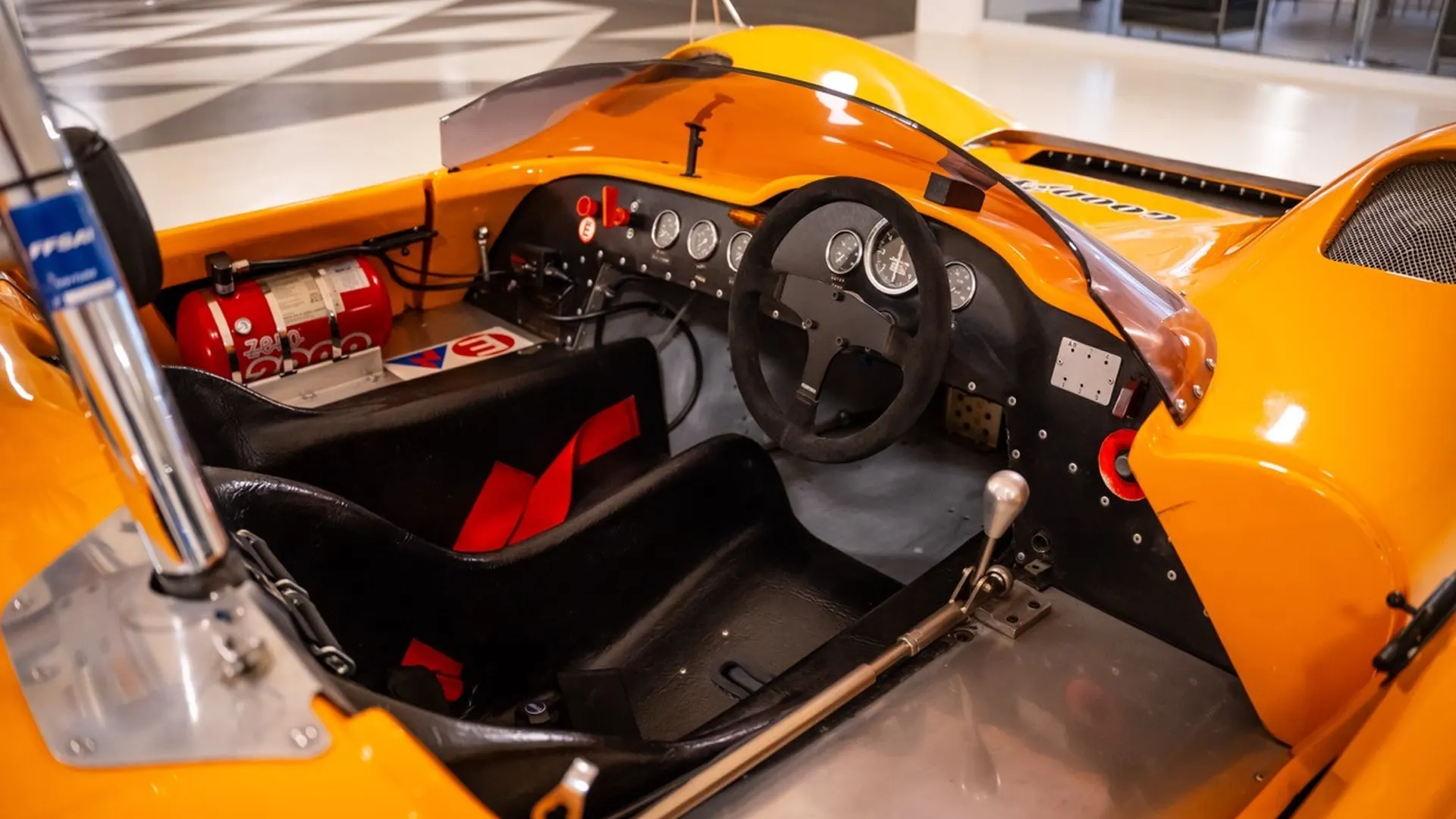 McLaren Elva — photo 18