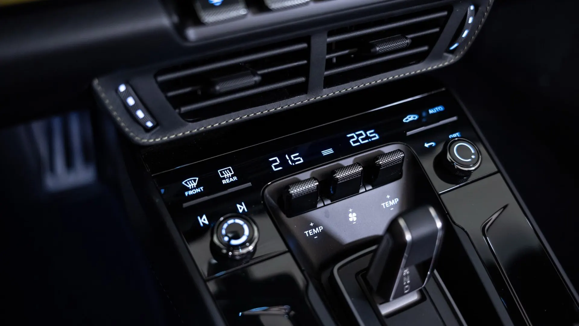 Porsche 992 — photo 40