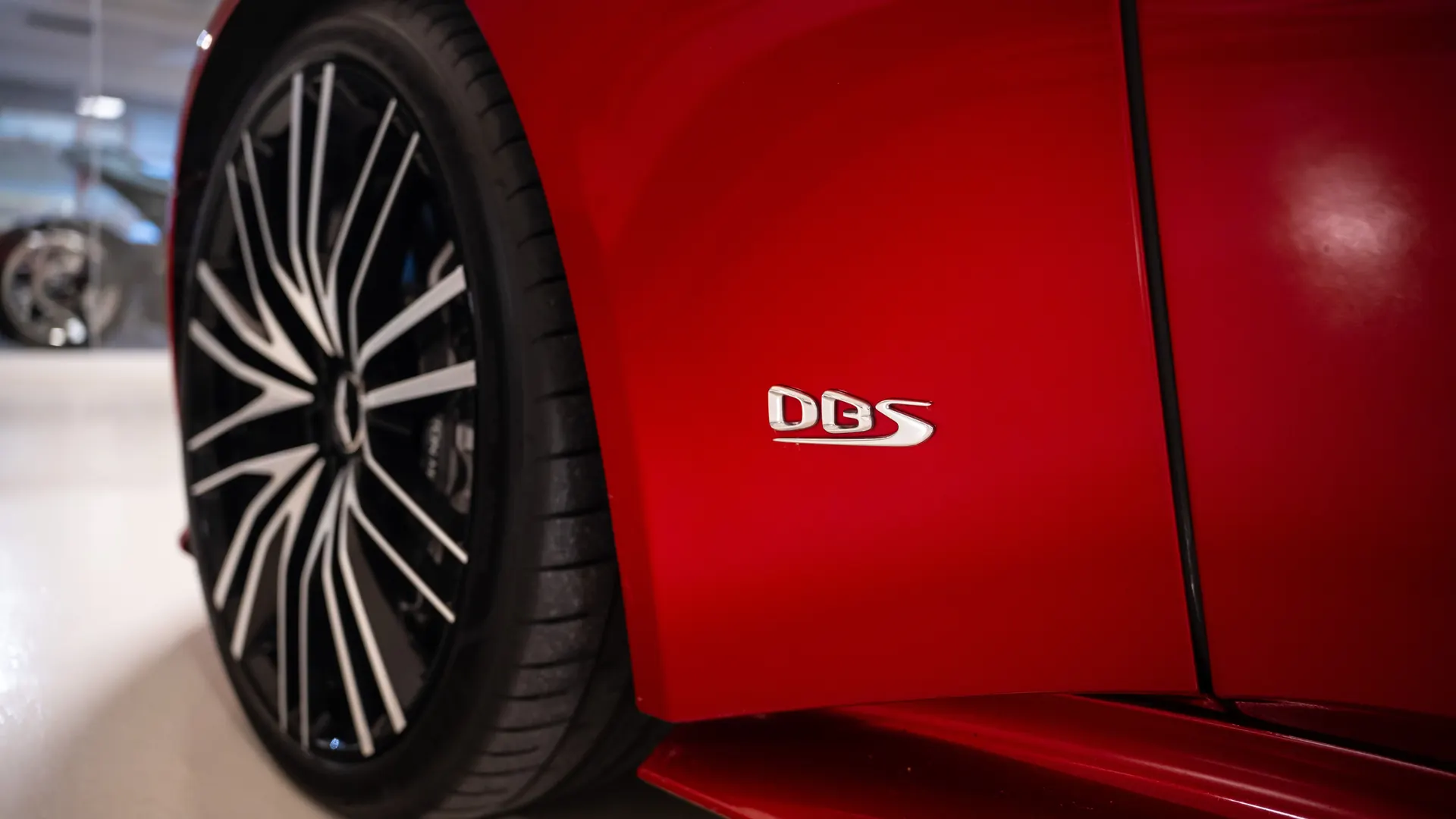 Aston Martin DBS — photo 20