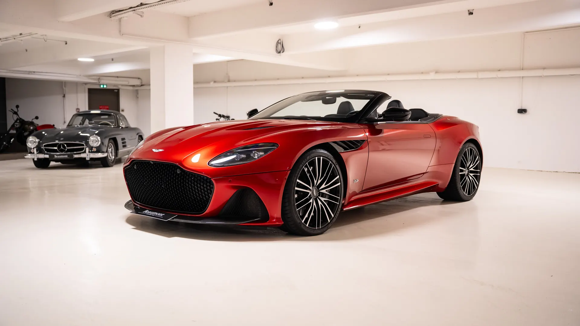 Aston Martin DBS — photo 11